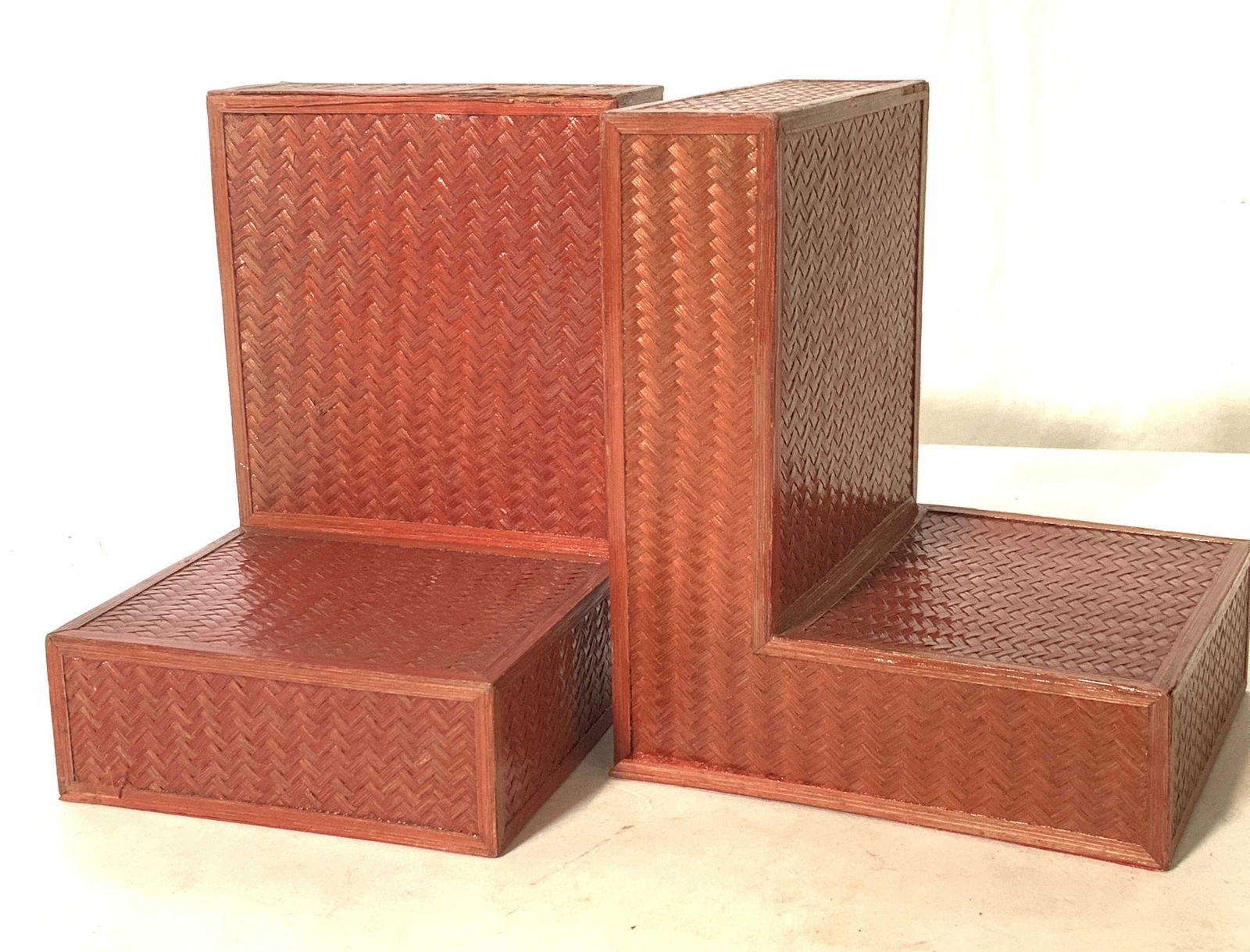 Pair Chevron Red Grass Bookends (1 of 7)
