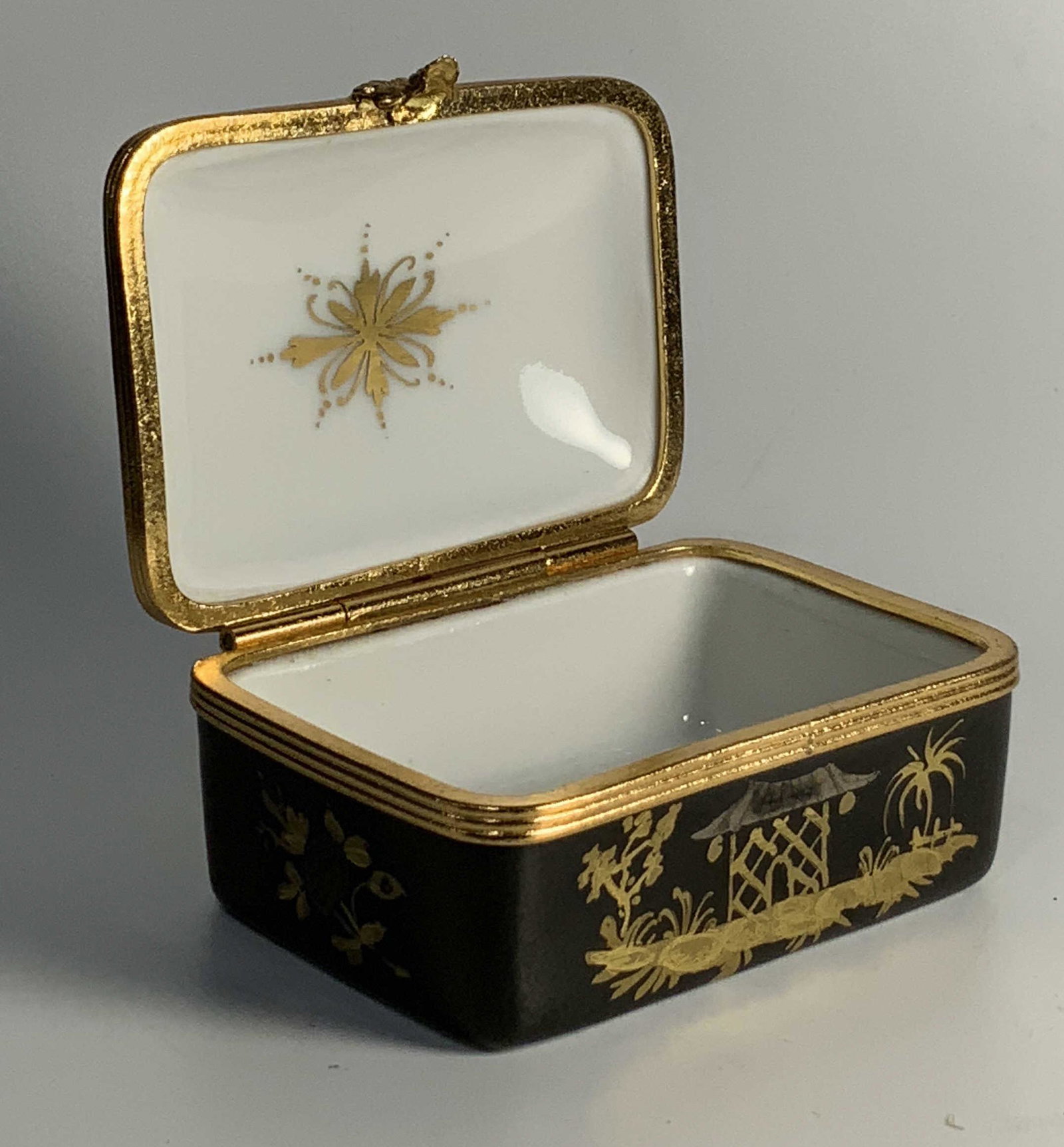 Small Porcelain Hand Painted Lidded Box, France (1 of 5)