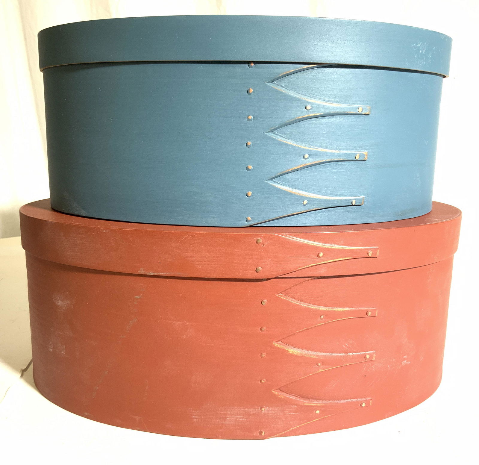 Lot 2 Oval SHAKER Boxes Red & Blue (1 of 10)