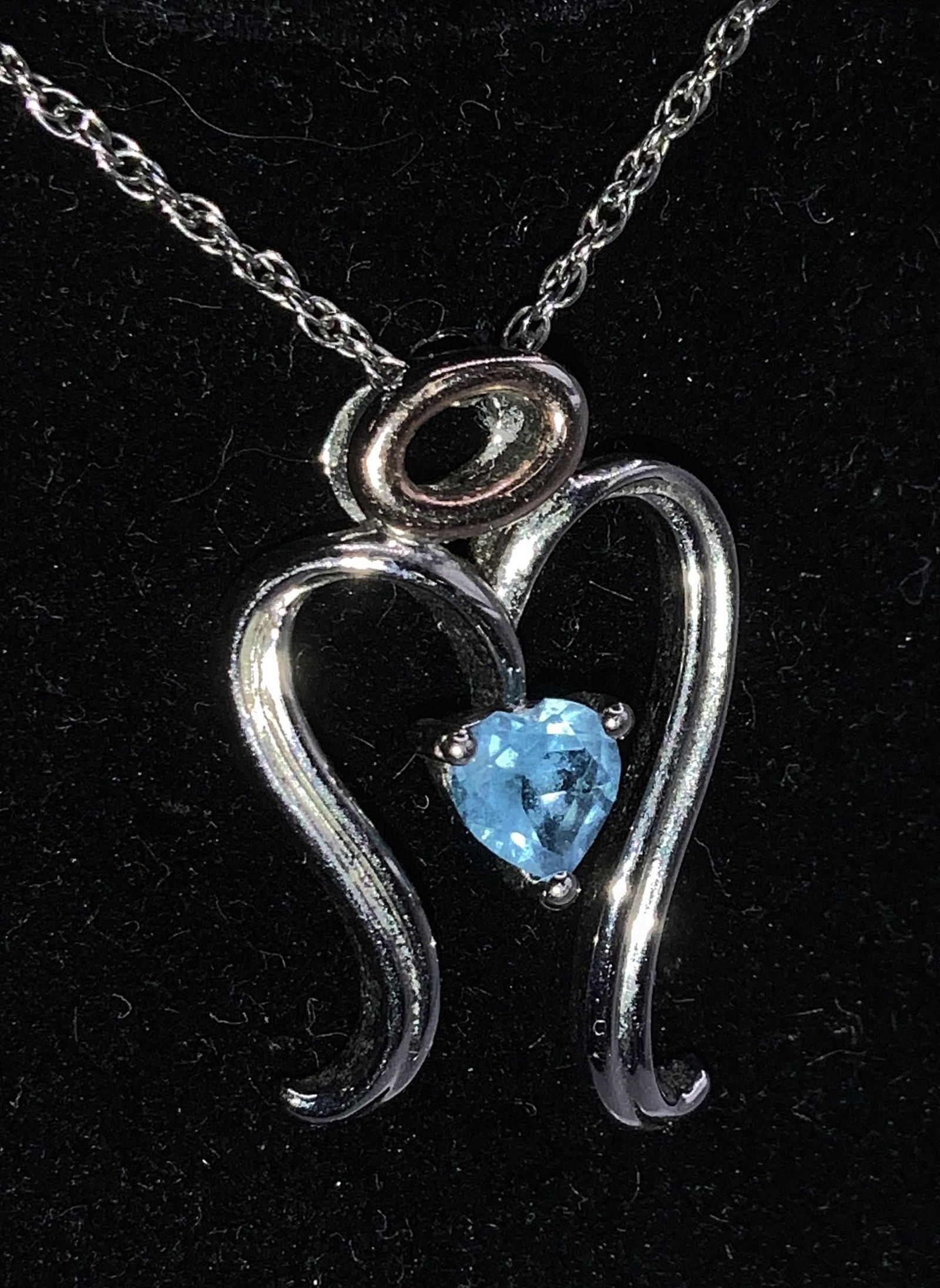 Sterling Silver Blue Gem Pendant Necklace (1 of 4)