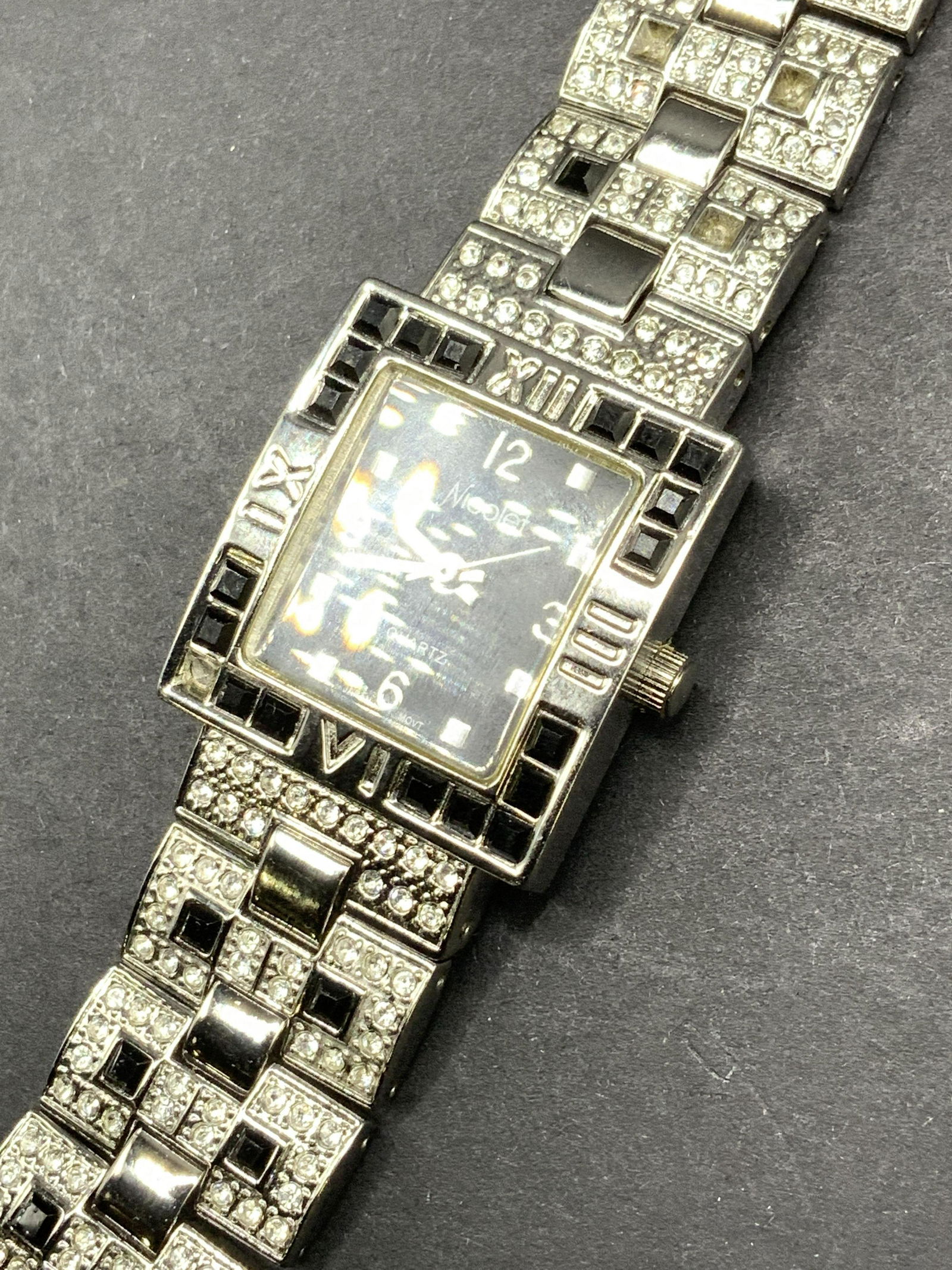 NICOLET CRYSTAL Slv Tn Link Quartz Wristwatch (1 of 6)