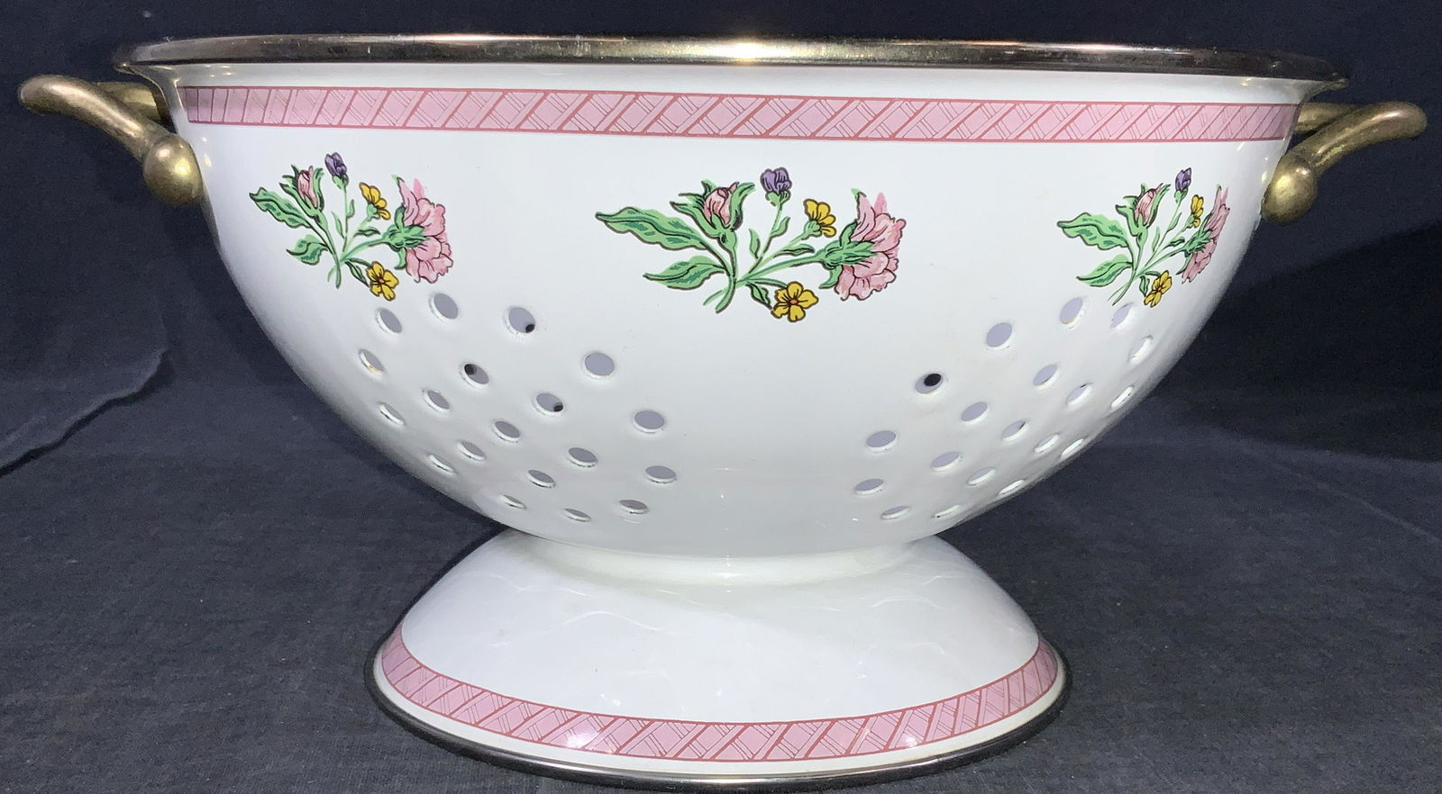 Vintage White Enamel Metal Colander (1 of 9)