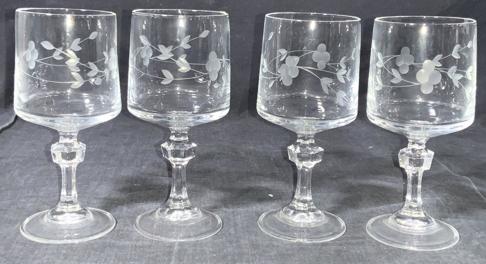 Set4 Etched Crystal Stemware Glasses (1 of 7)