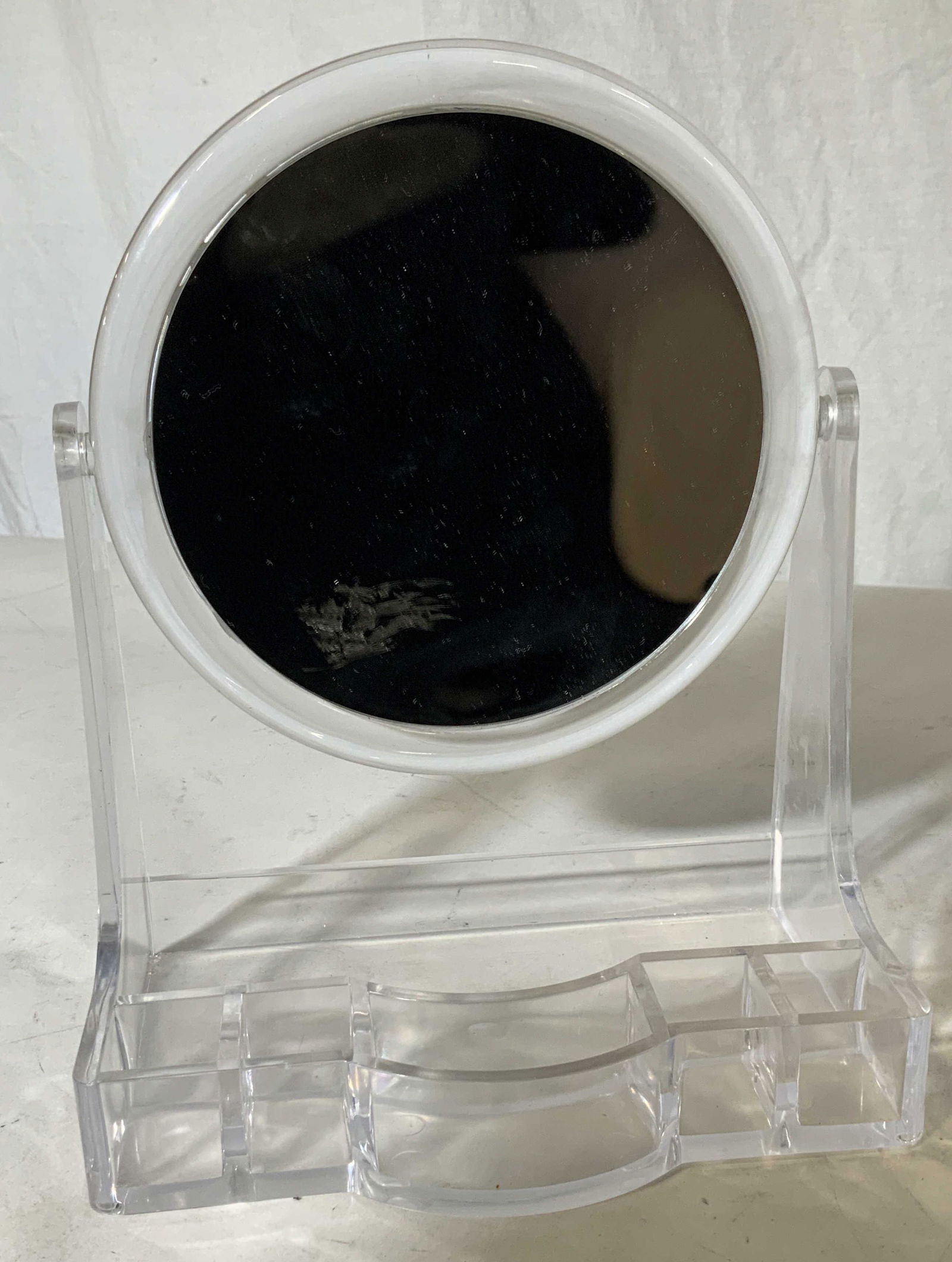 Magnifying Mirror Tabletop Vanity (1 of 5)