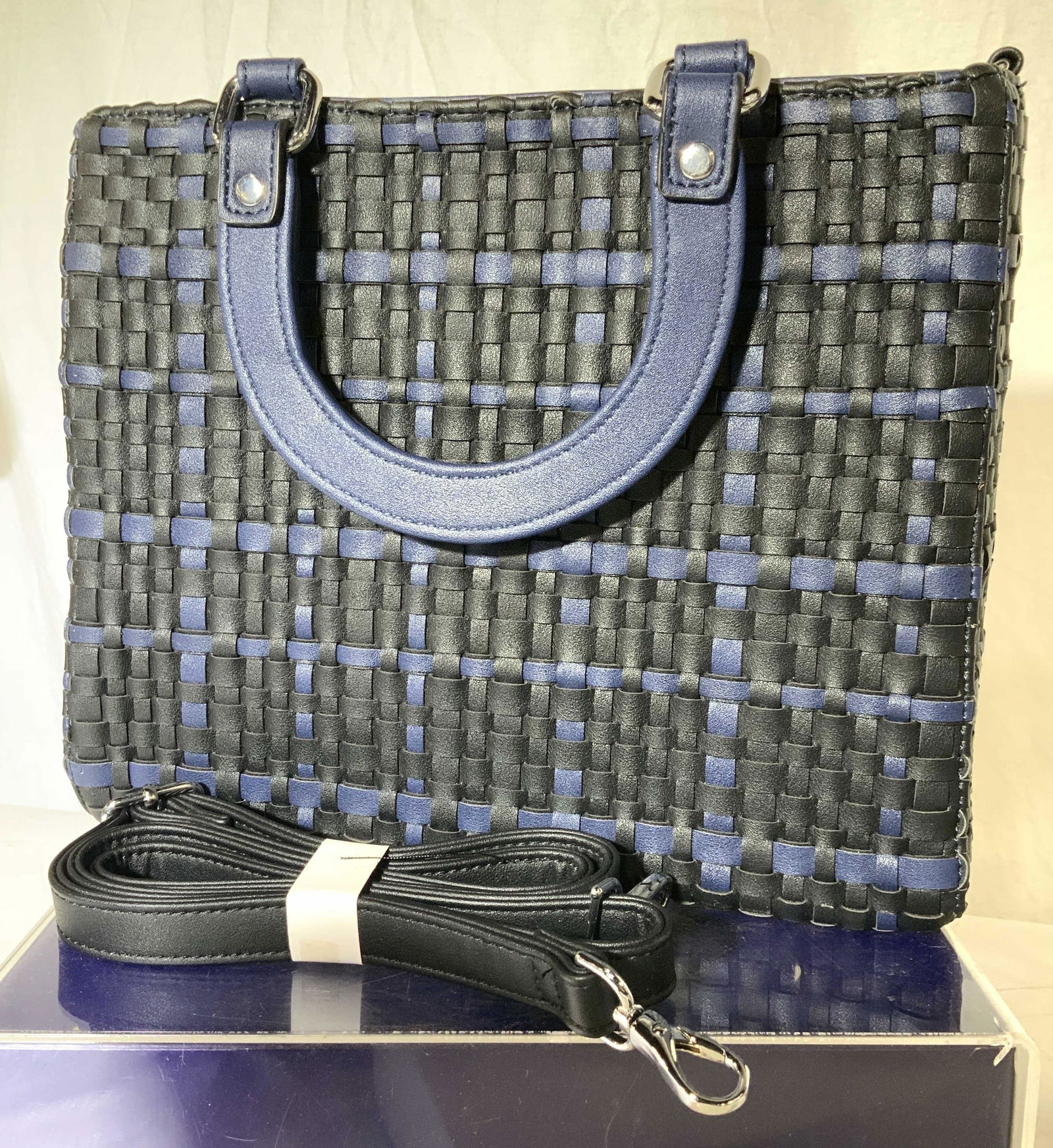 MAX & ENJOY Navy Leatherette Handbag, New (1 of 6)