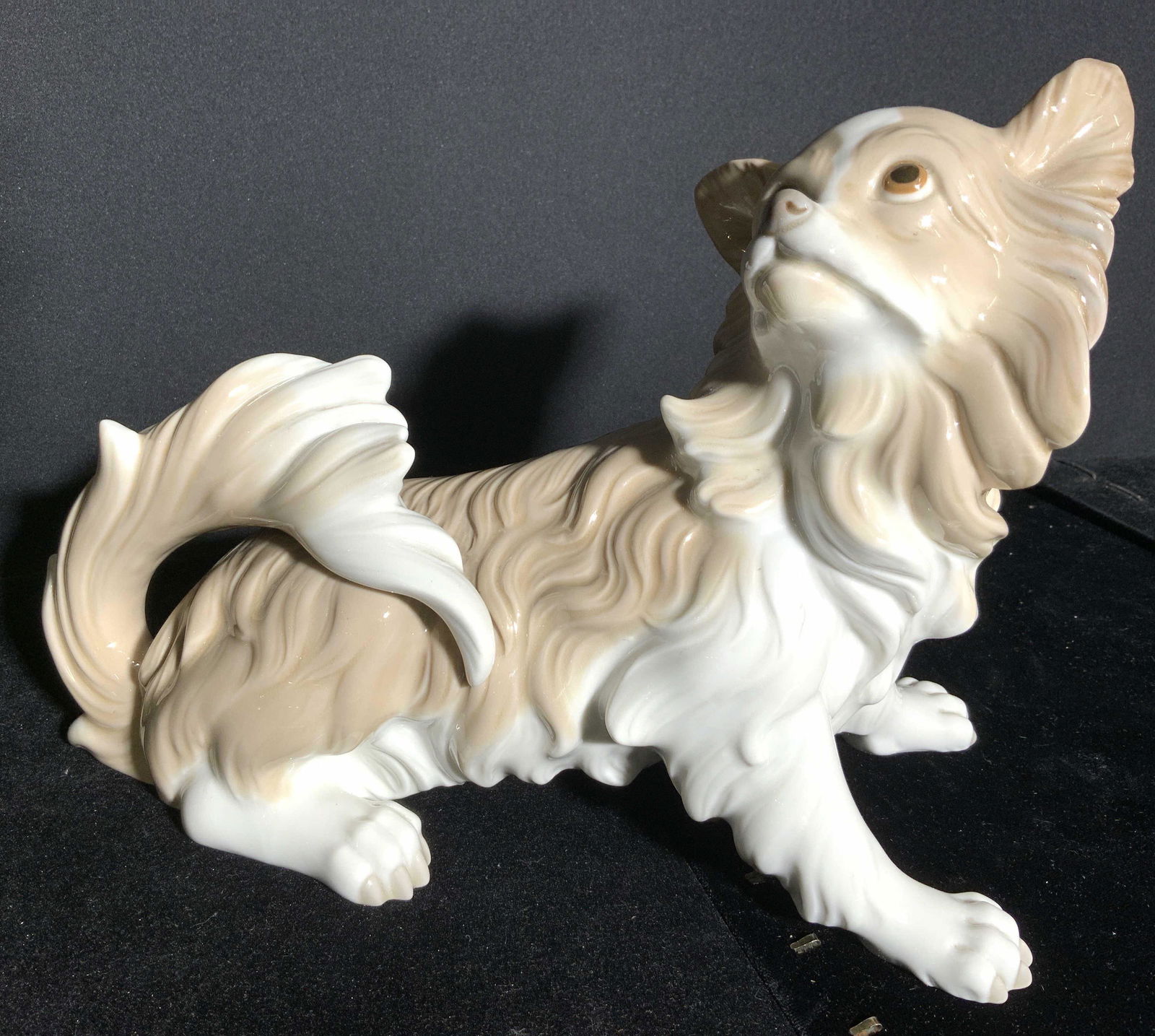 LLLADRO Porcelain Dog Sculpture (1 of 8)