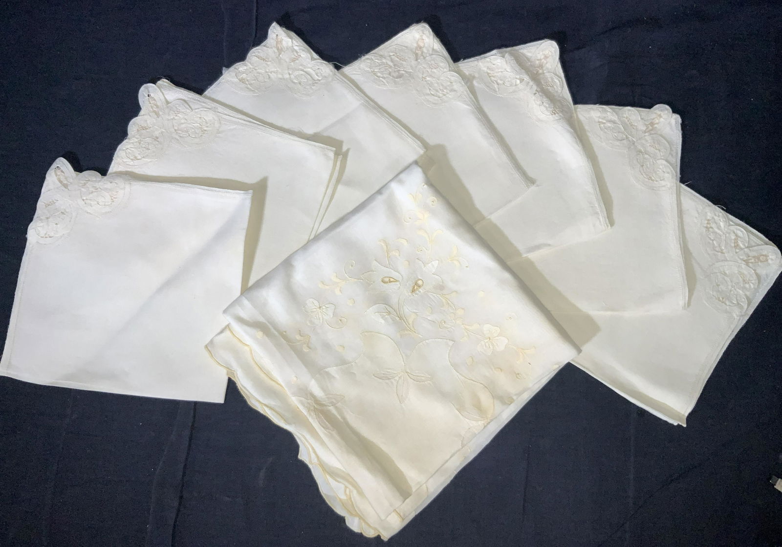 8 Starched Table Linens & Table Cloth (1 of 6)
