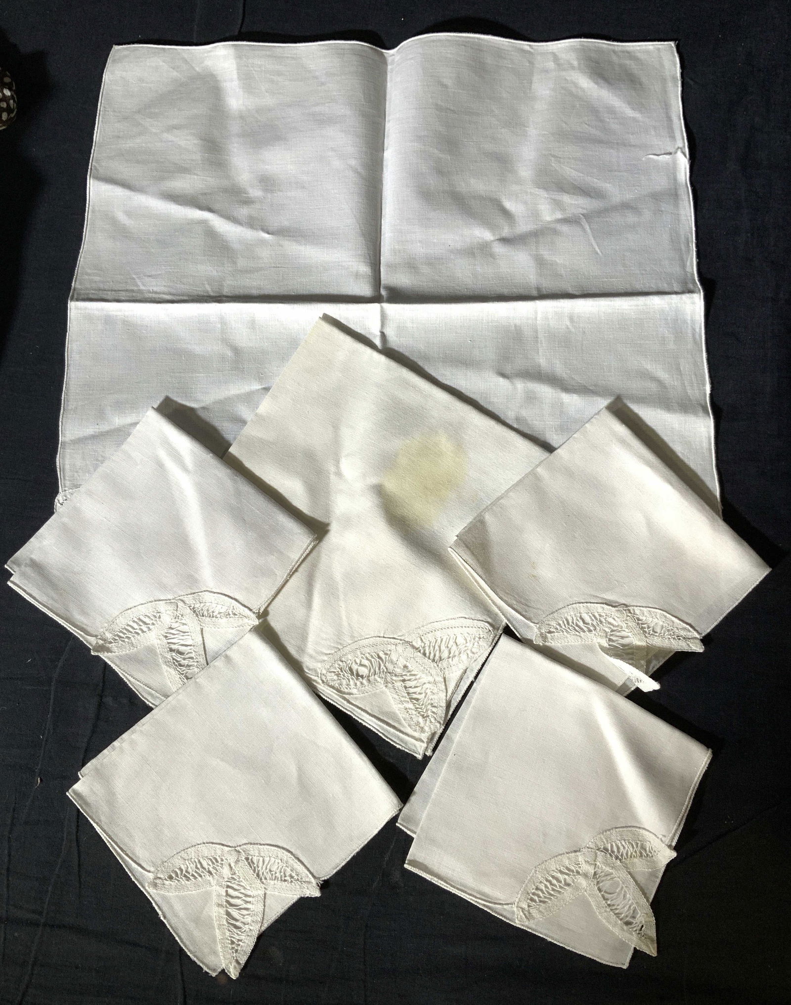Near Sets 22 pcs Vtg Table Linens (1 of 6)