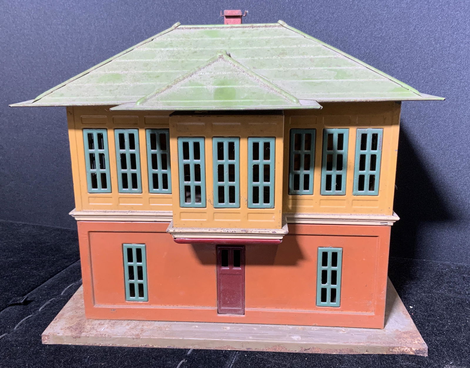 LIONEL Metal Switch Tower (1 of 6)