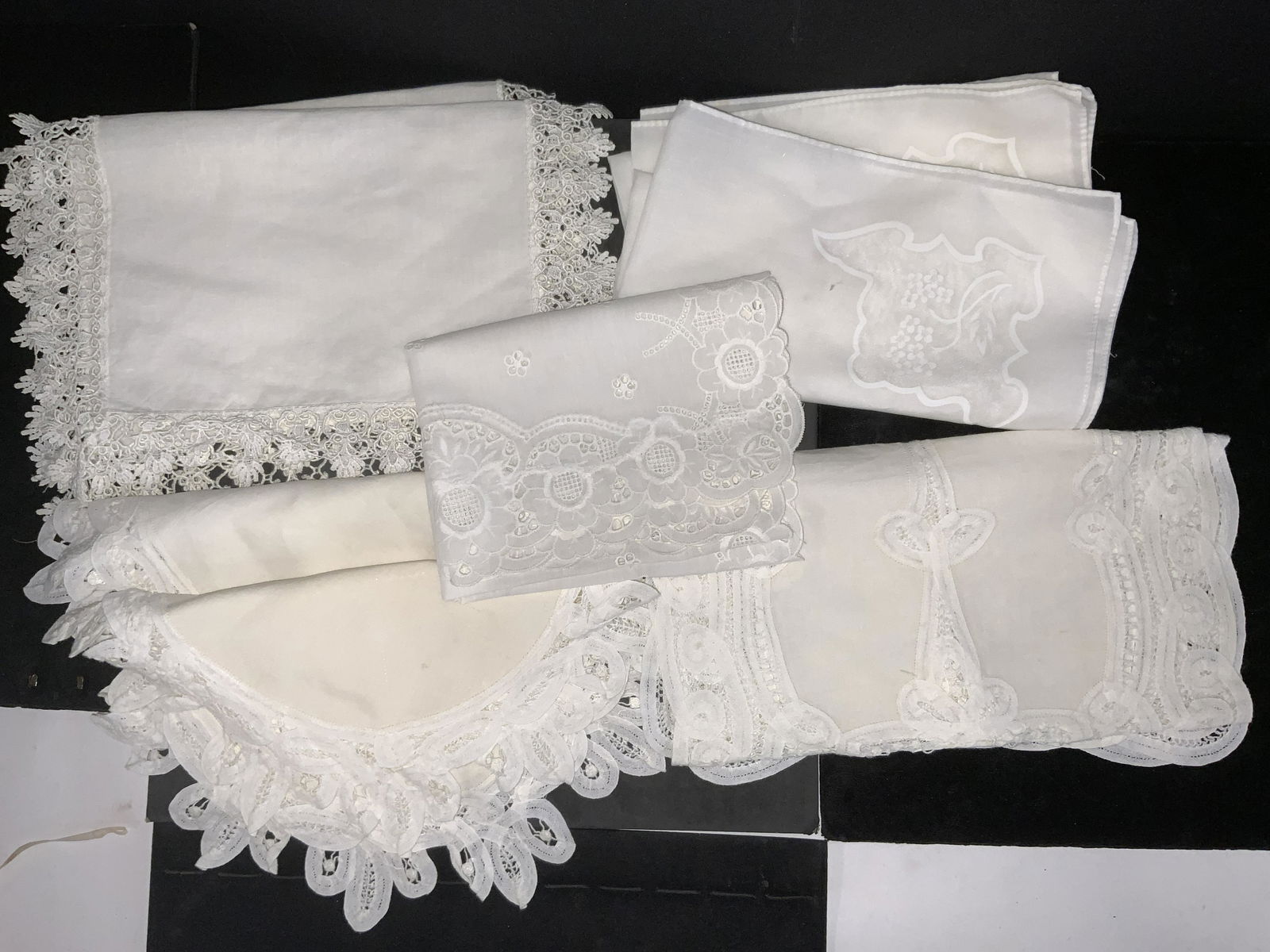 Group Lot 8 Pressed Table Linens (1 of 6)