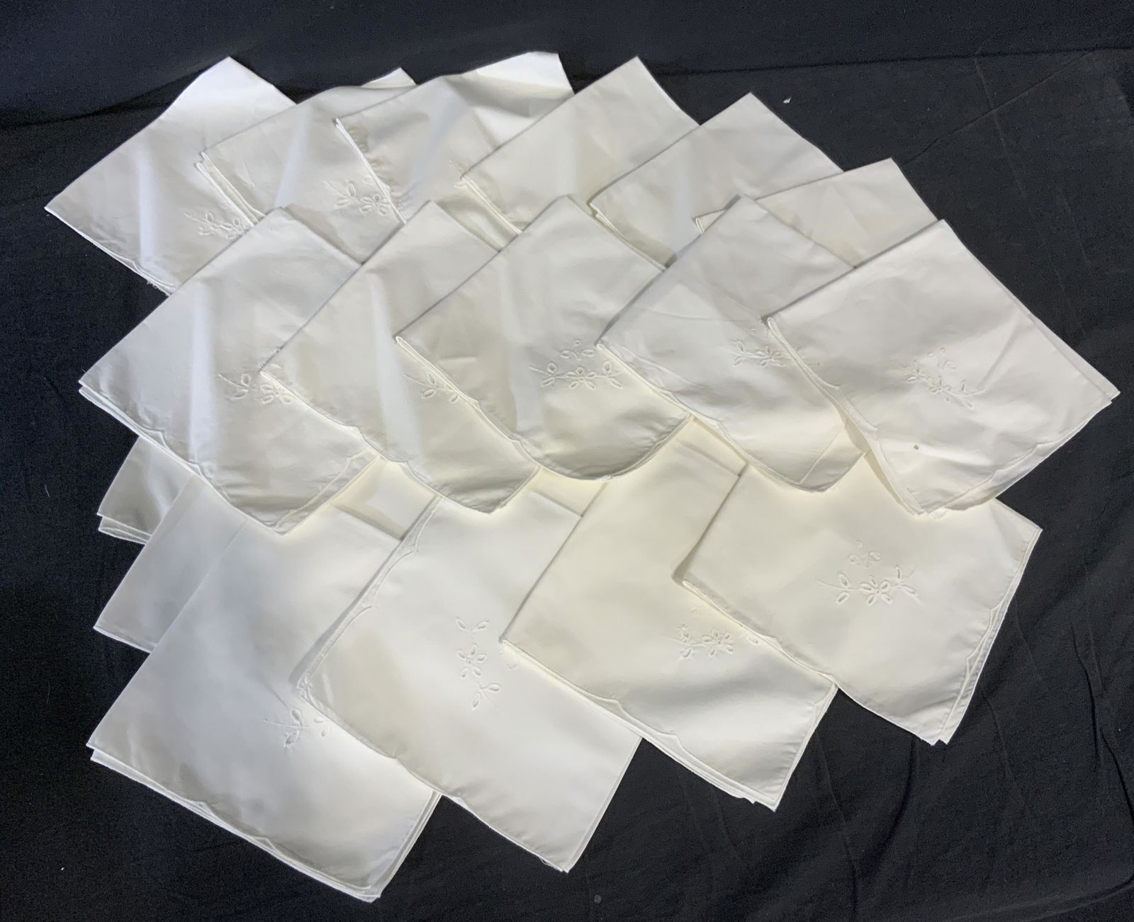 Group Lot 23 Pressed & Cleaned Linen Napkins (1 of 4)