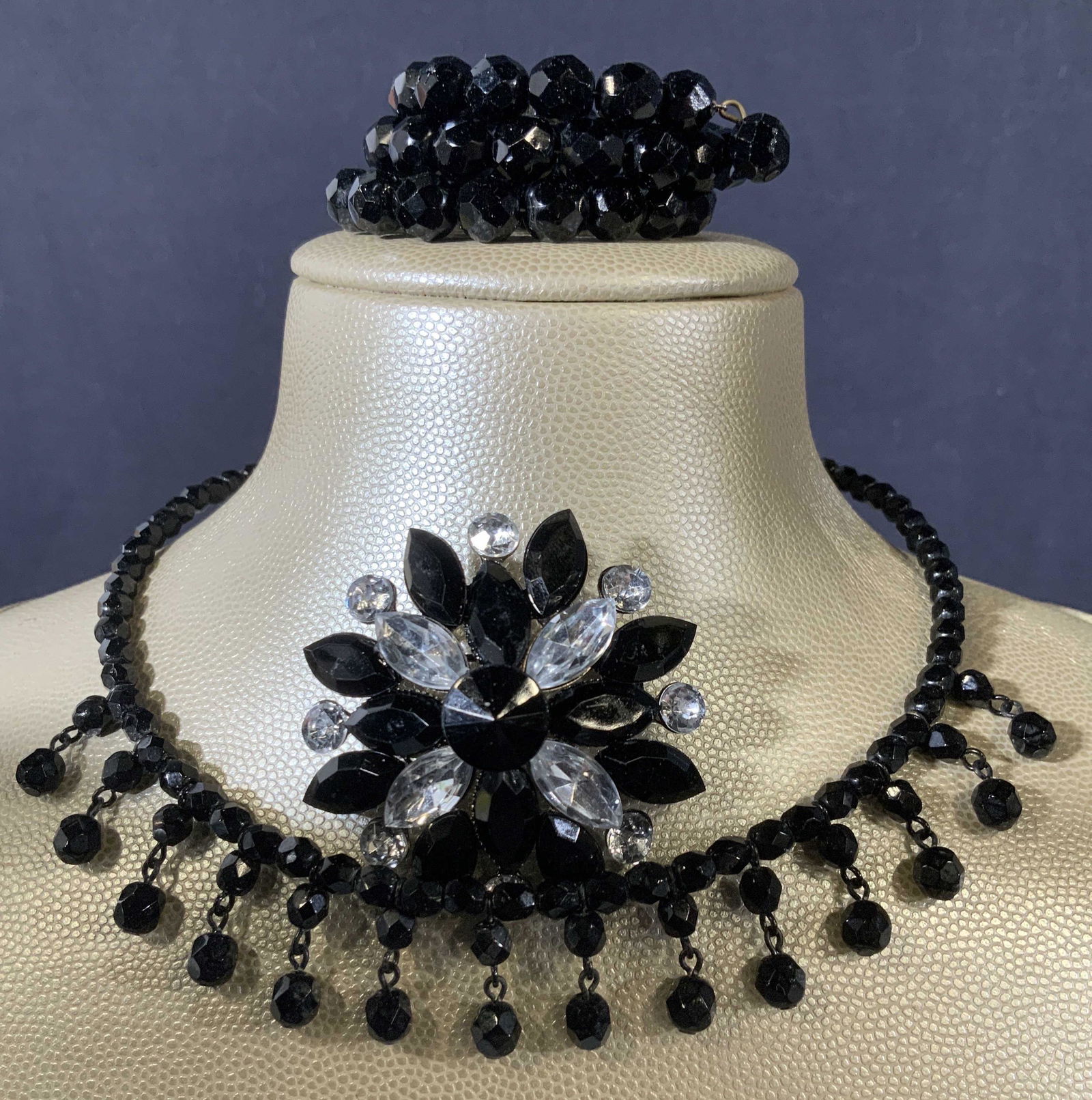 Black Jet Bead Style Jewelry Set 3 (1 of 6)