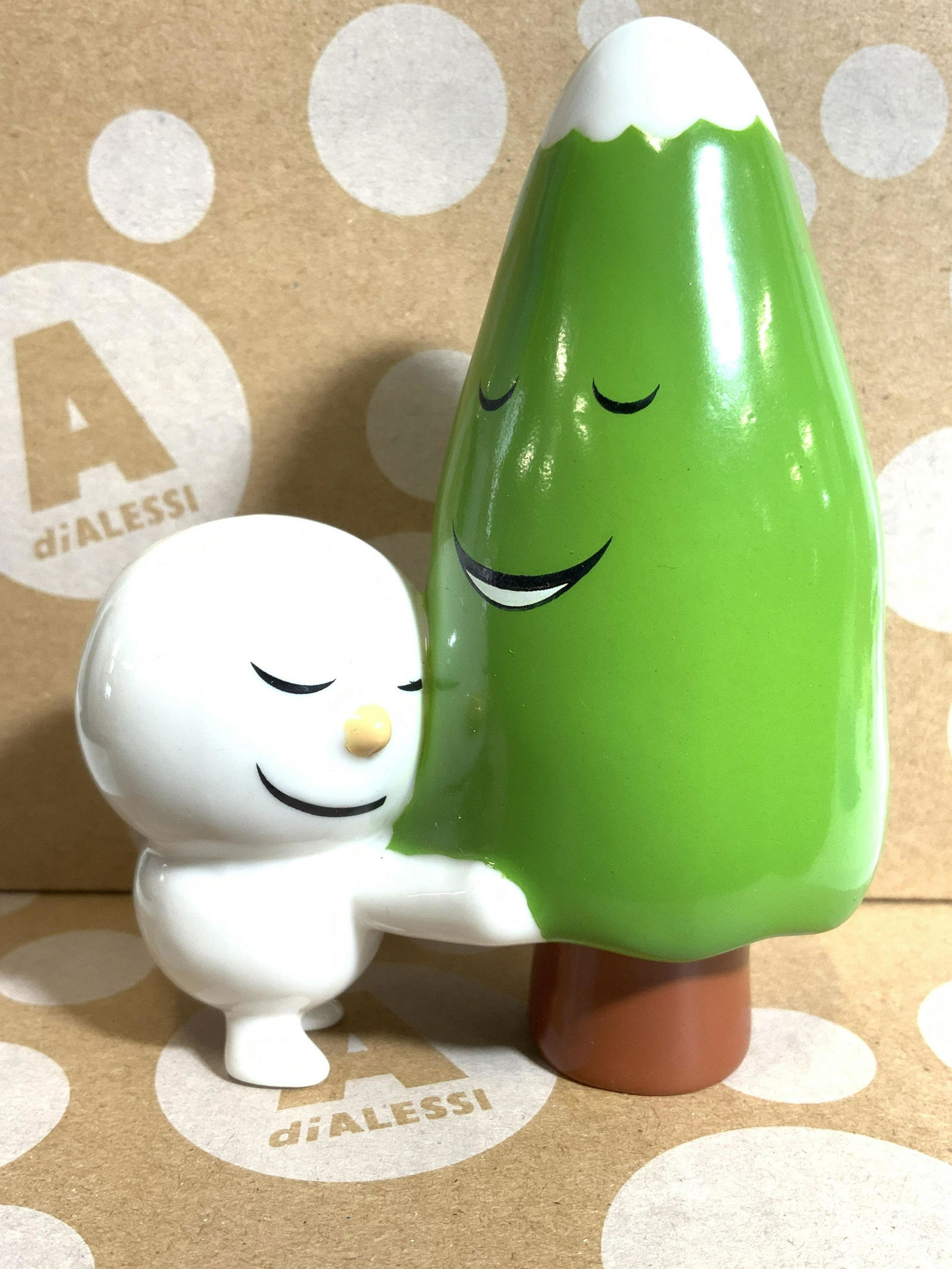 A DI ALESSI Porcelain THE HUG TREE Figure ITALY (1 of 7)