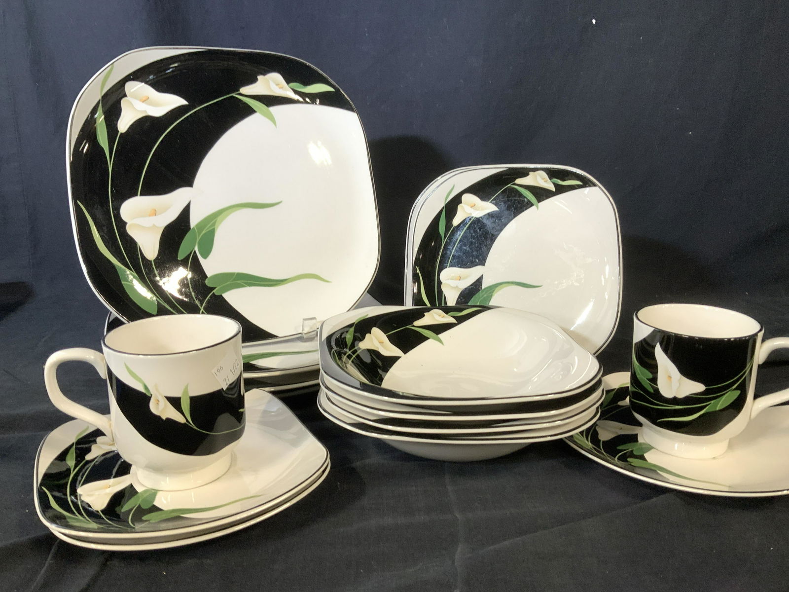 SANGO Quadrille Lily Ceramic Dishware Set 15 (1 of 5)