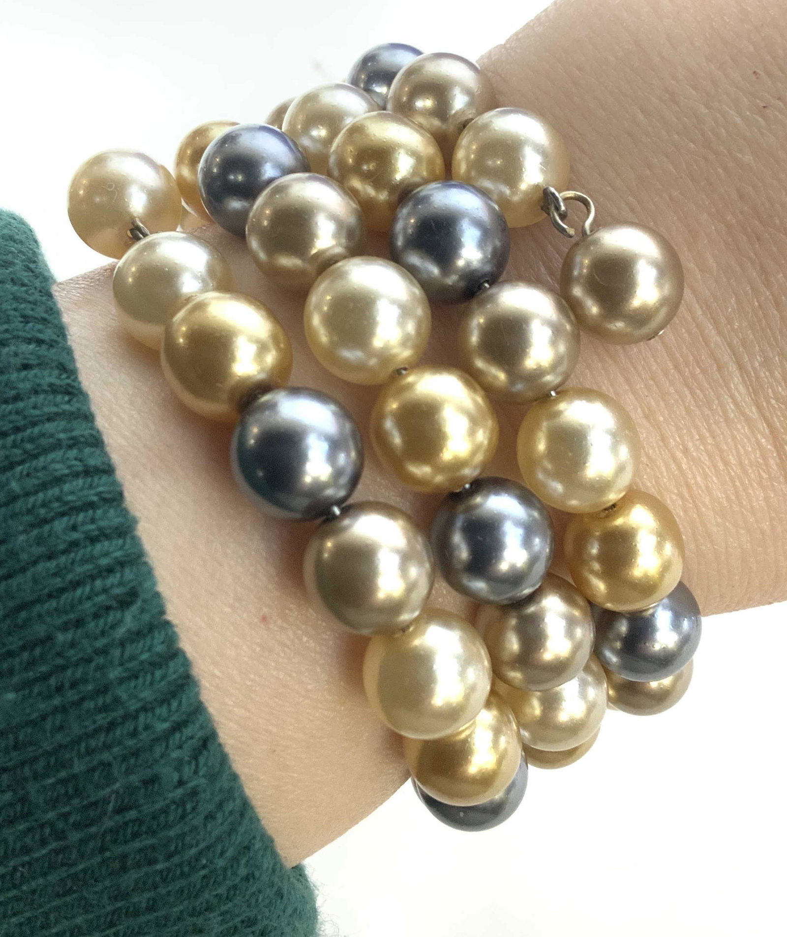 Pearlescent Wire Wrap Bracelet (1 of 4)