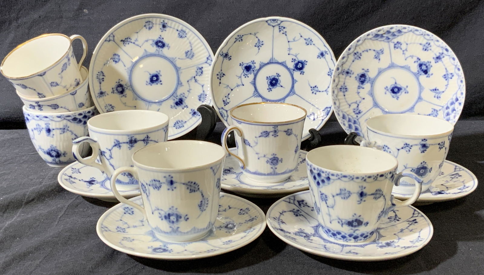 ROYAL COPENHAGEN 16 Piece Tea Cups & Saucers (1 of 5)