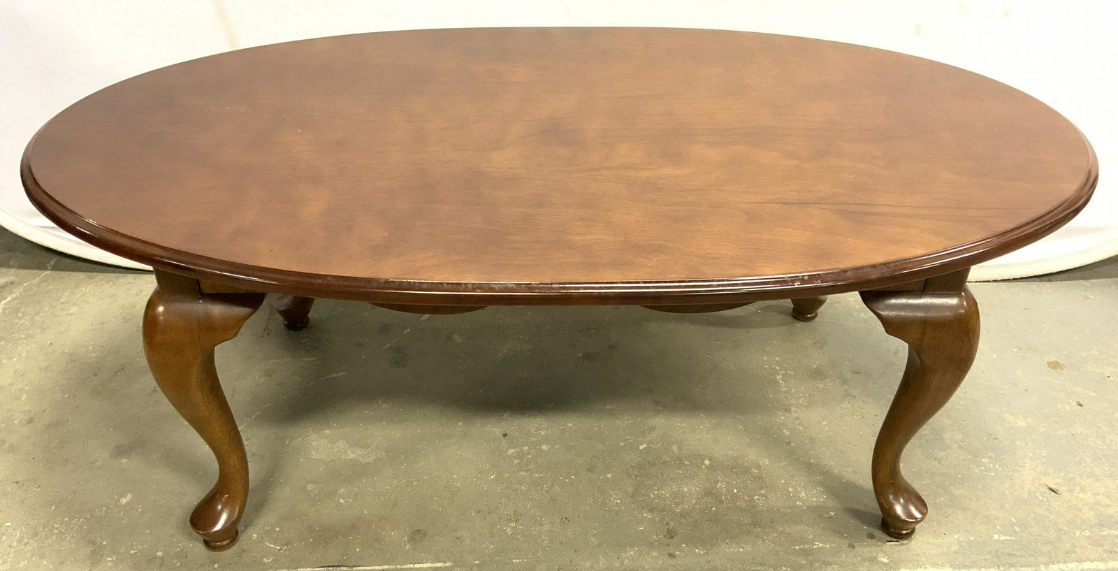 Vntg Queen Anne Oval Wooden Coffee Table (1 of 8)