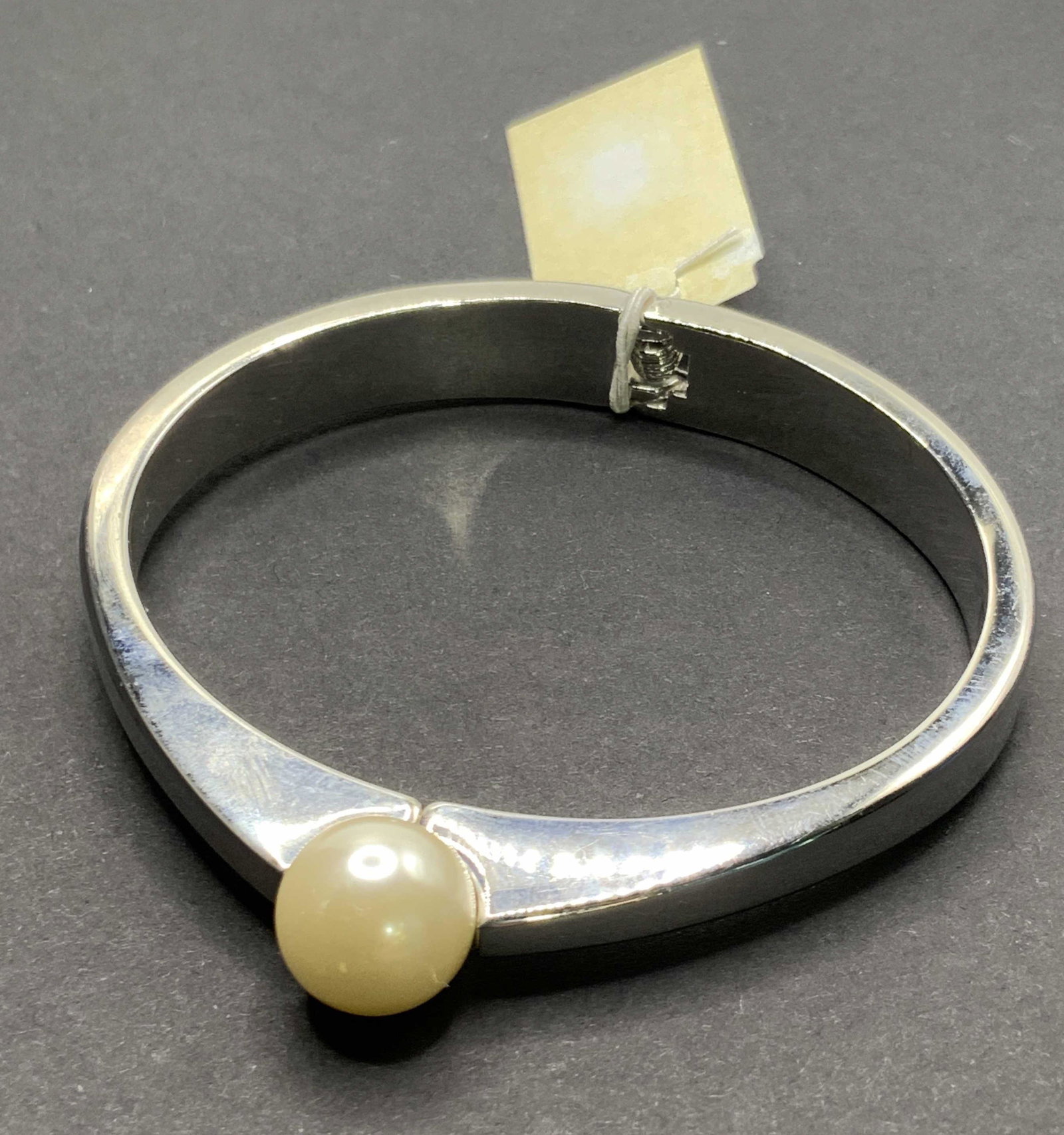 Pearlescent Minimalist Bracelet, NWT Jewelry (1 of 9)