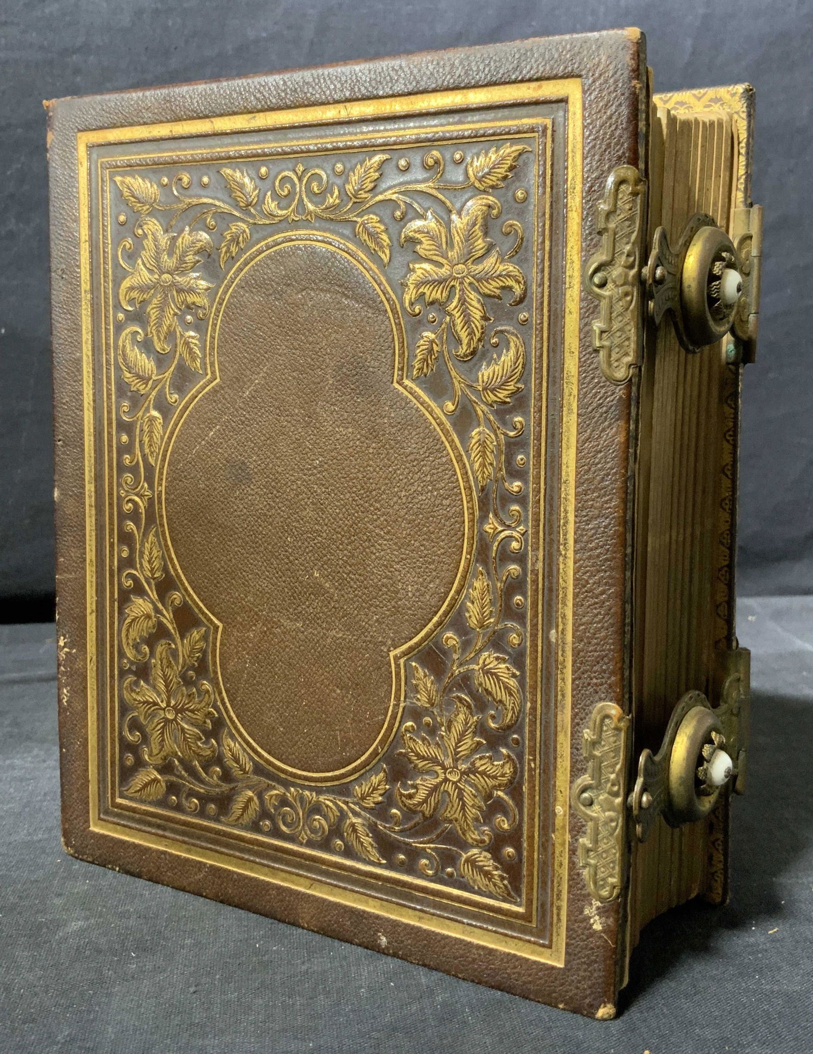 Antique Leather Bound Photo Album Mar 16, 2022 The Benefit Shop