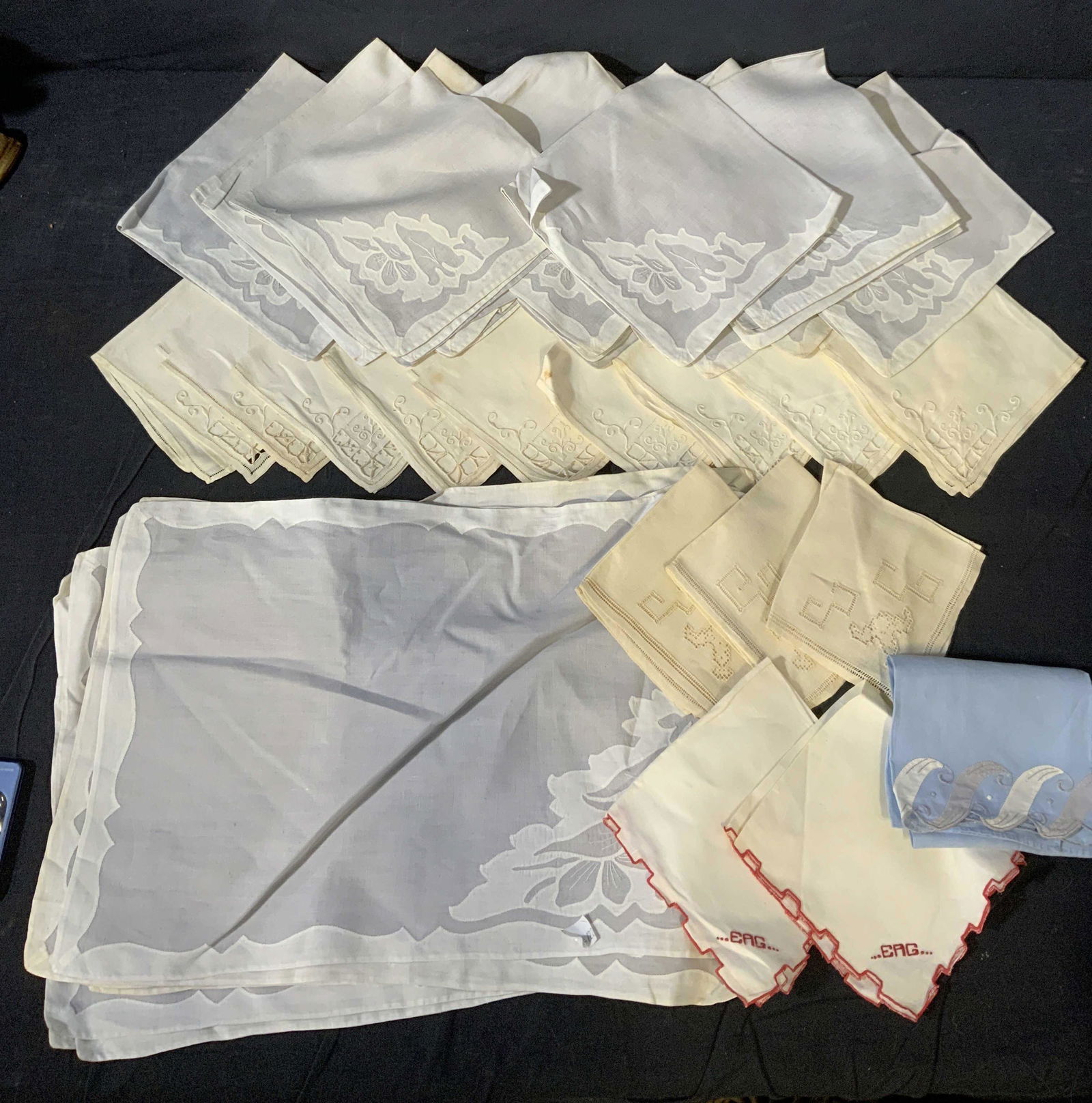 Group Lot 35 Pressed Table Linens (1 of 5)