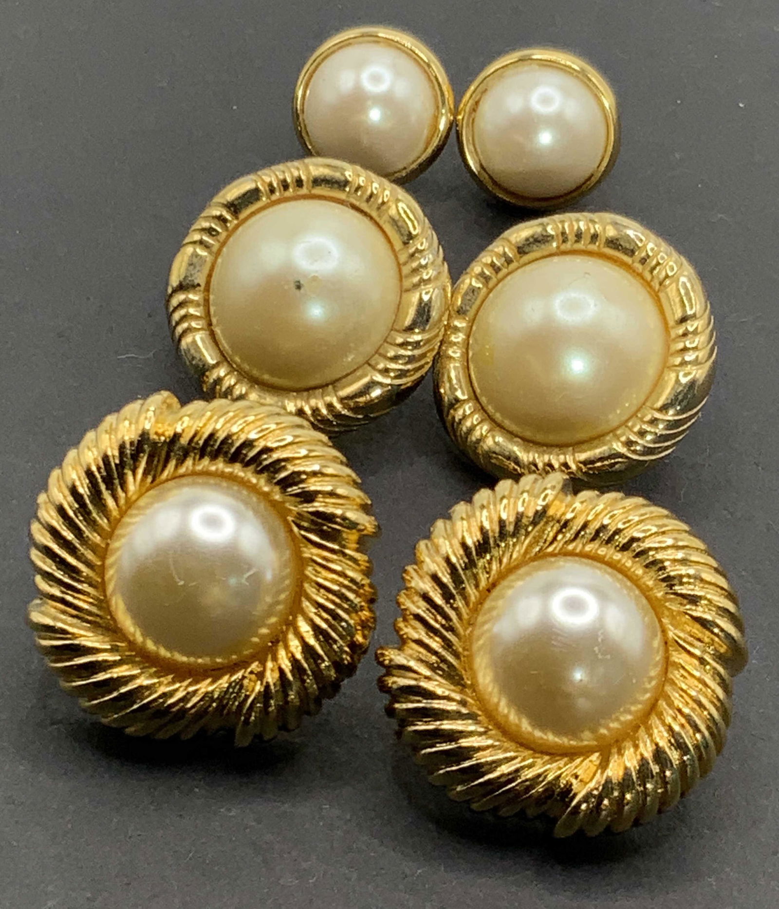 Lot 3 Vintage Pearlescent Button Earrings, Jewelry (1 of 7)