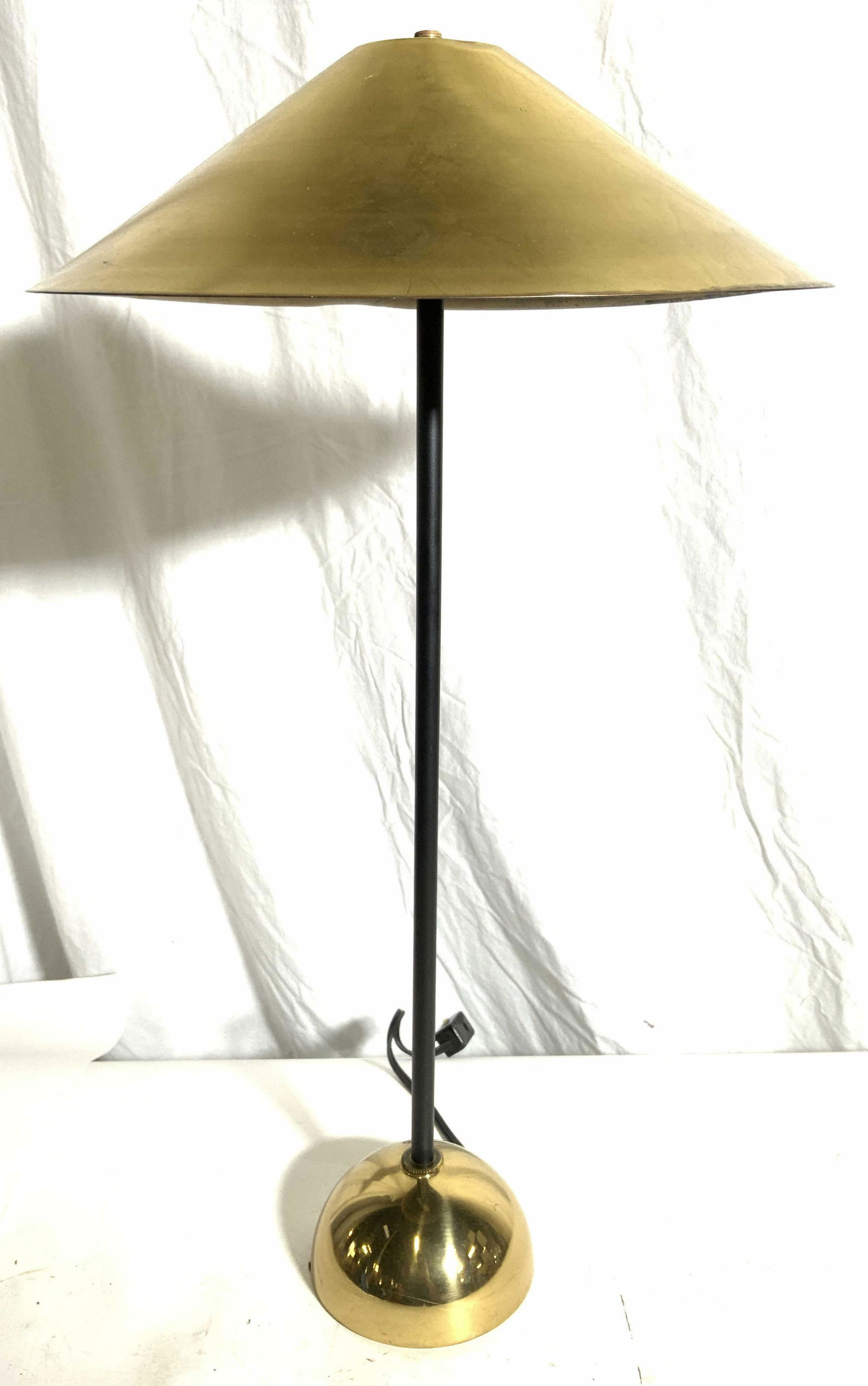 Vintage Metal Table Lamp W Shade (1 of 8)
