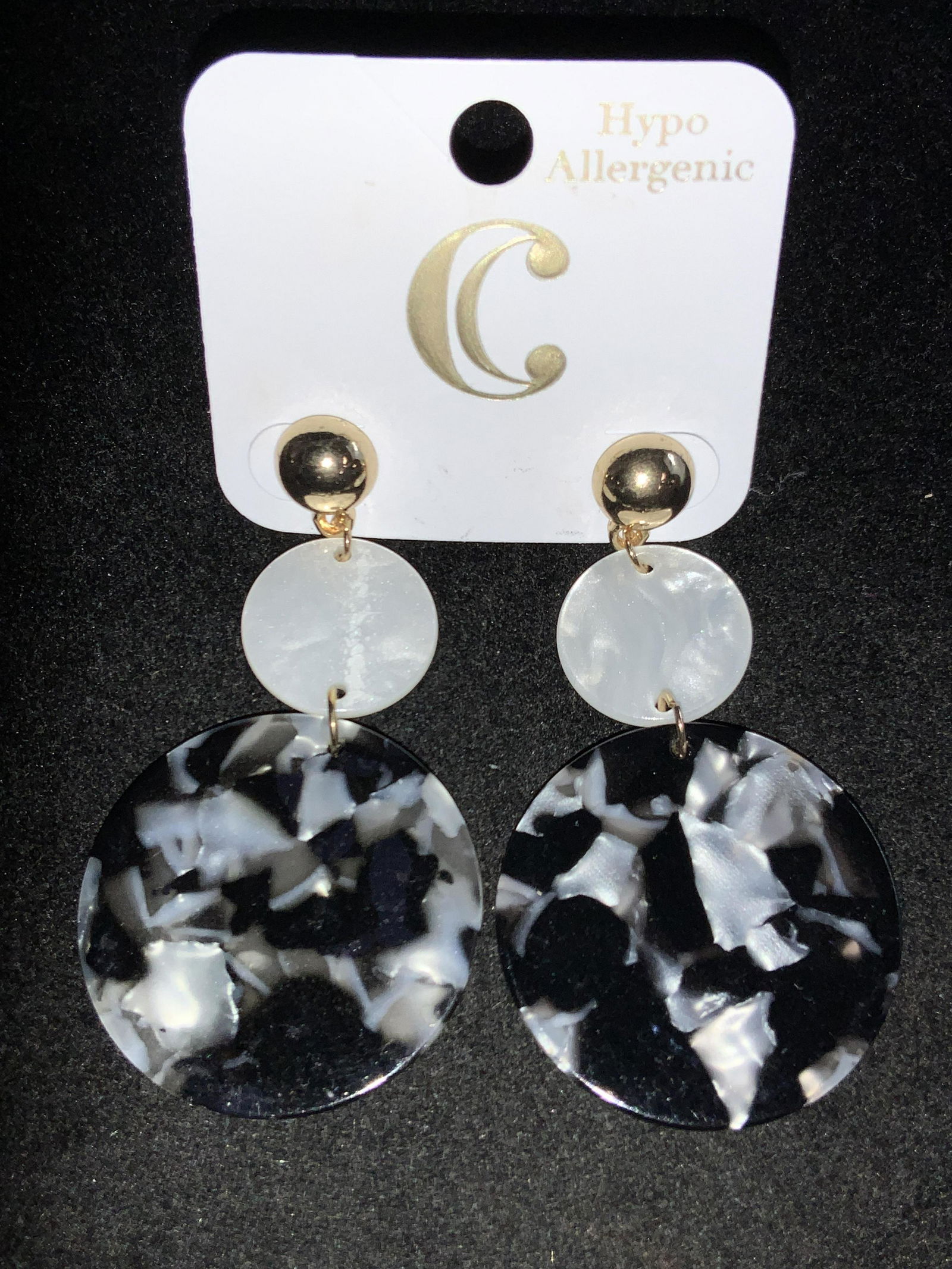 Charming Charlie Resin & Gold Toned Earrings (1 of 5)