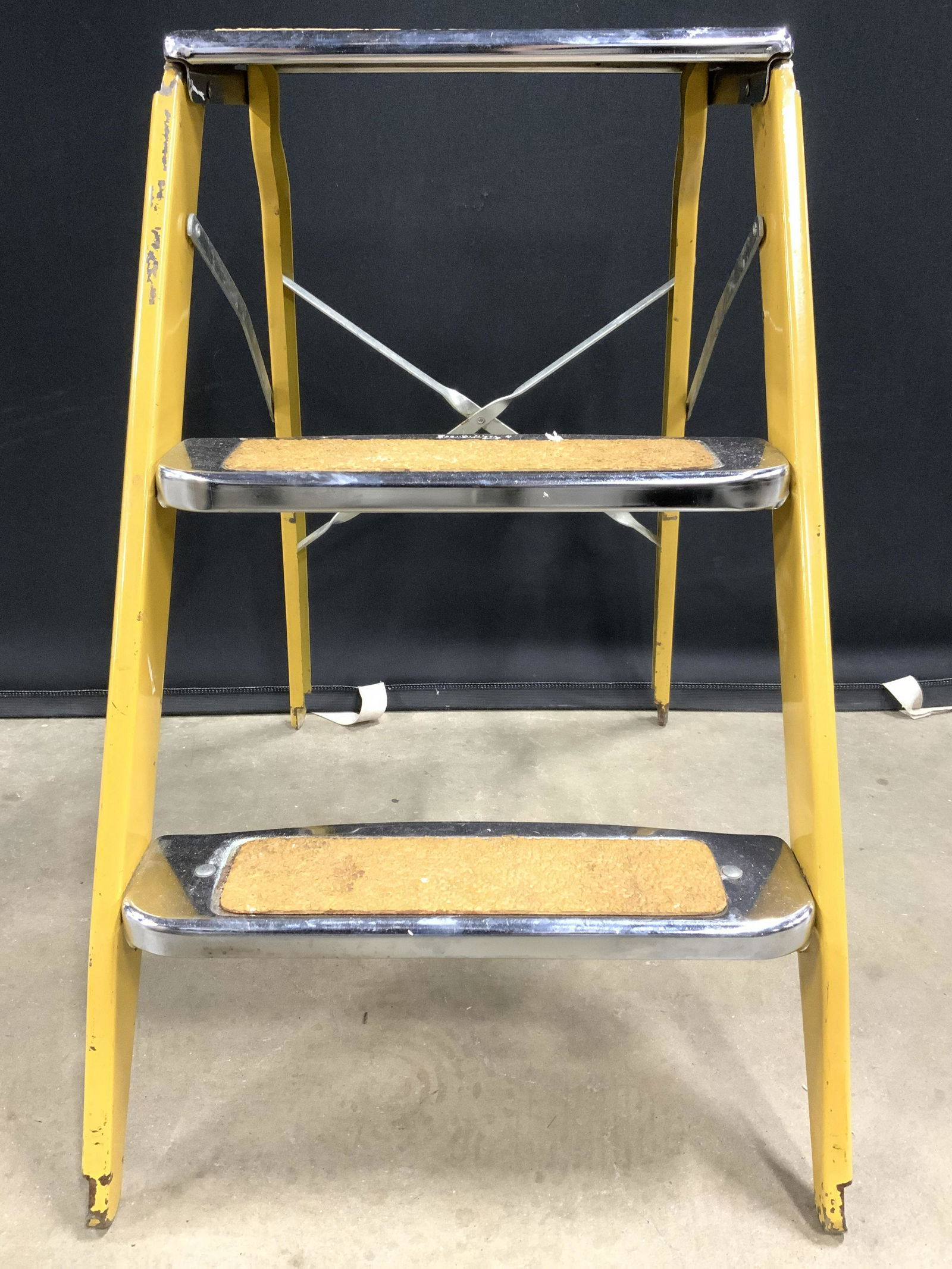 Vintage BEAUTYWARE Step Stool (1 of 8)