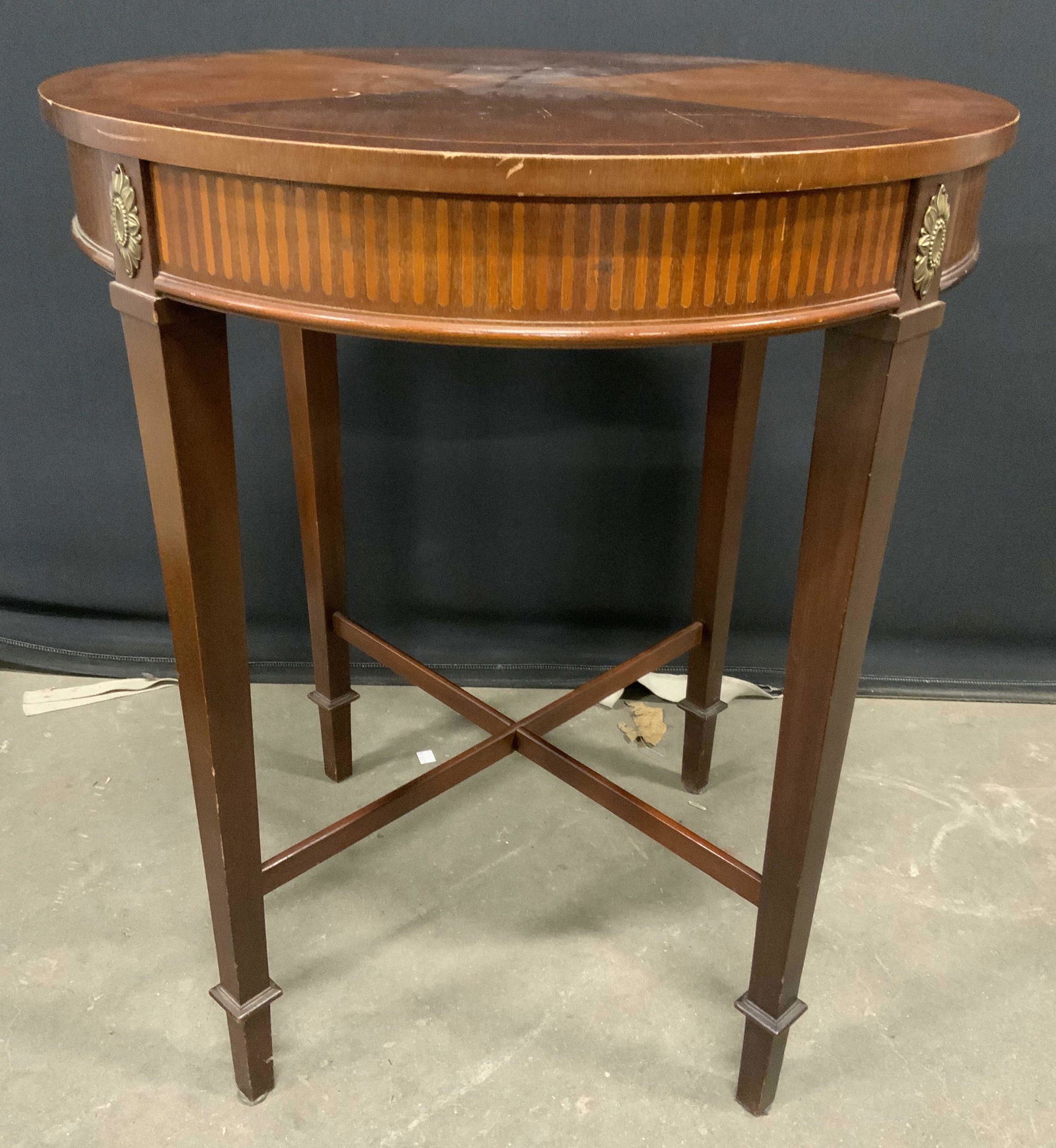 BAKER FURNITURE Marquetry Side Table (1 of 11)