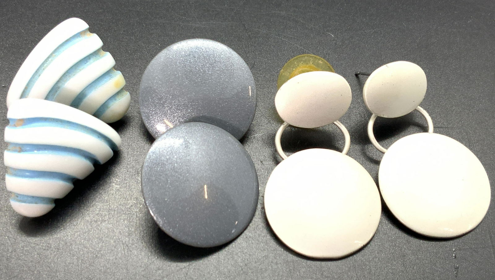 Group Lot 3 Vintage Stud Earrings (1 of 7)