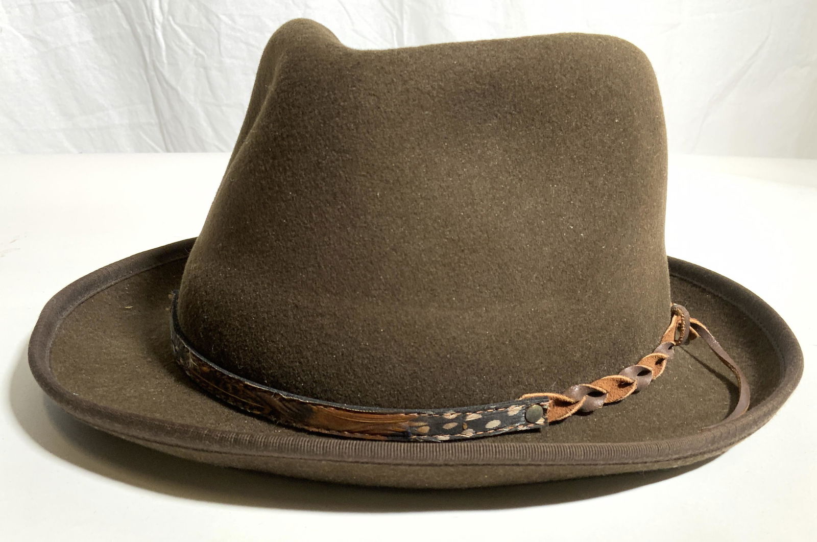 GOLDEN GIRLS HAT CO. Wool Hat Size Medium (1 of 9)