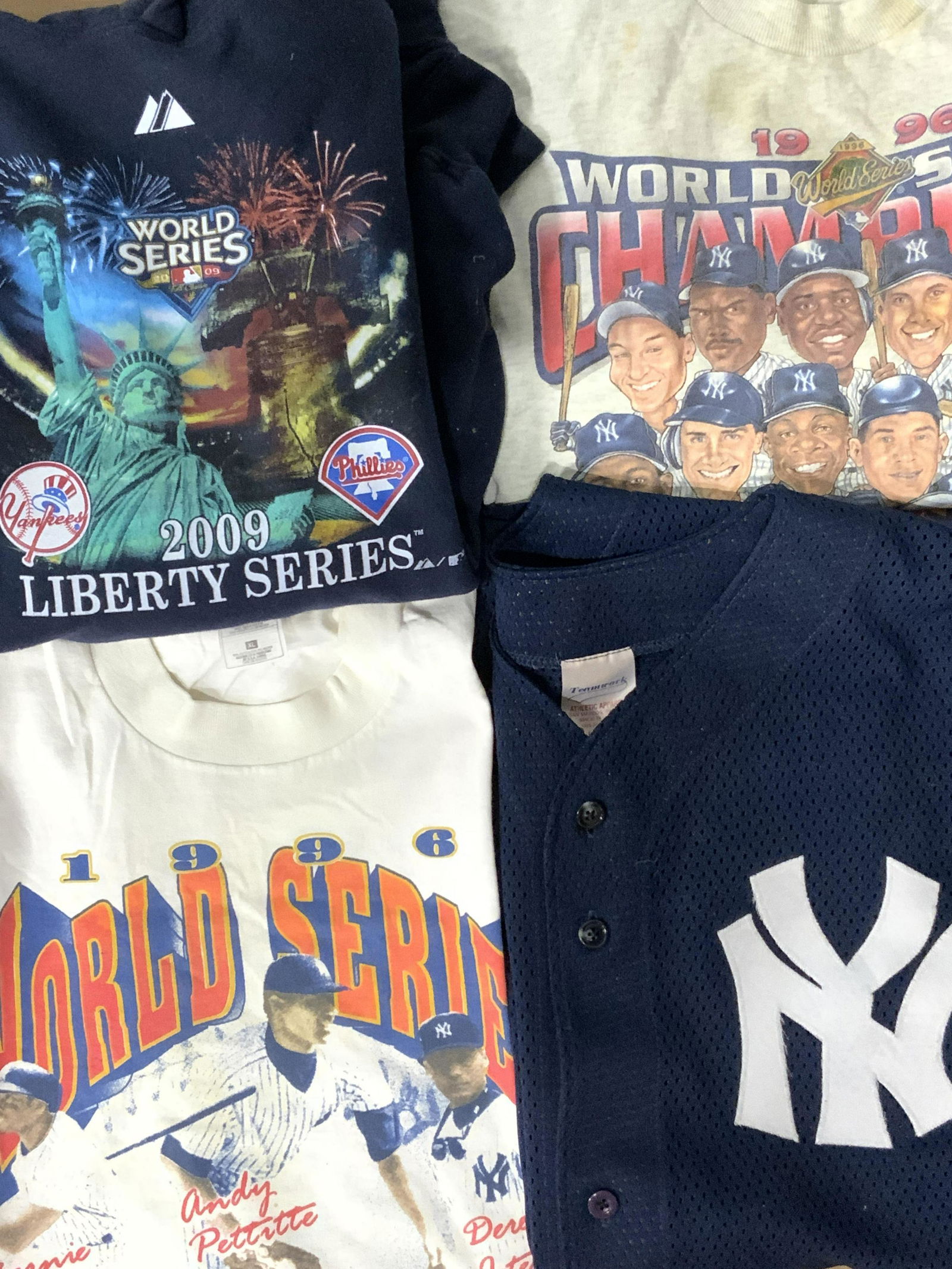 YANKEES Vintage Apparel Group Lot of 5 (1 of 4)