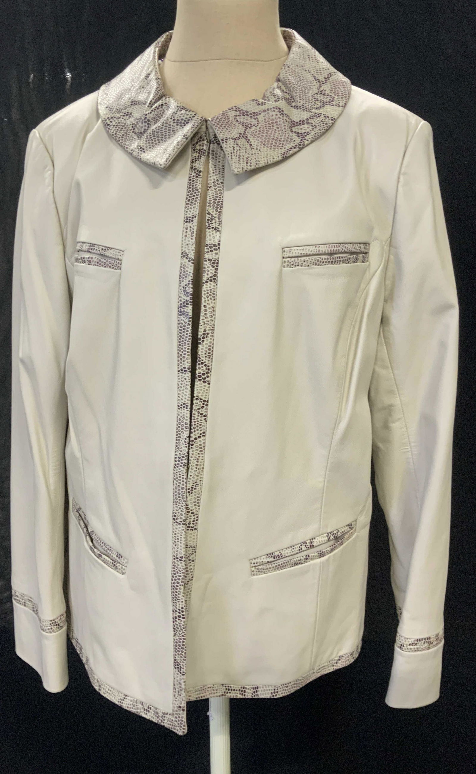 Dana Buchman LEATHER Skirt Suit, sz 16 (1 of 9)