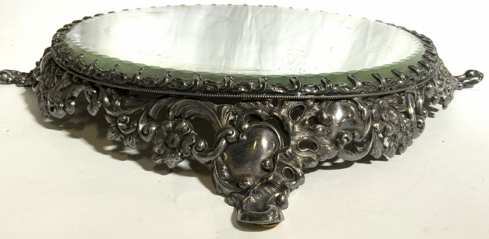 FB RODGERS Quadruple Plated Footed Vanity Tray (1 of 8)