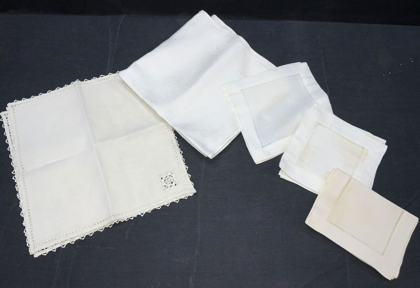 Group Lot 17 Starched Table Linens (1 of 7)