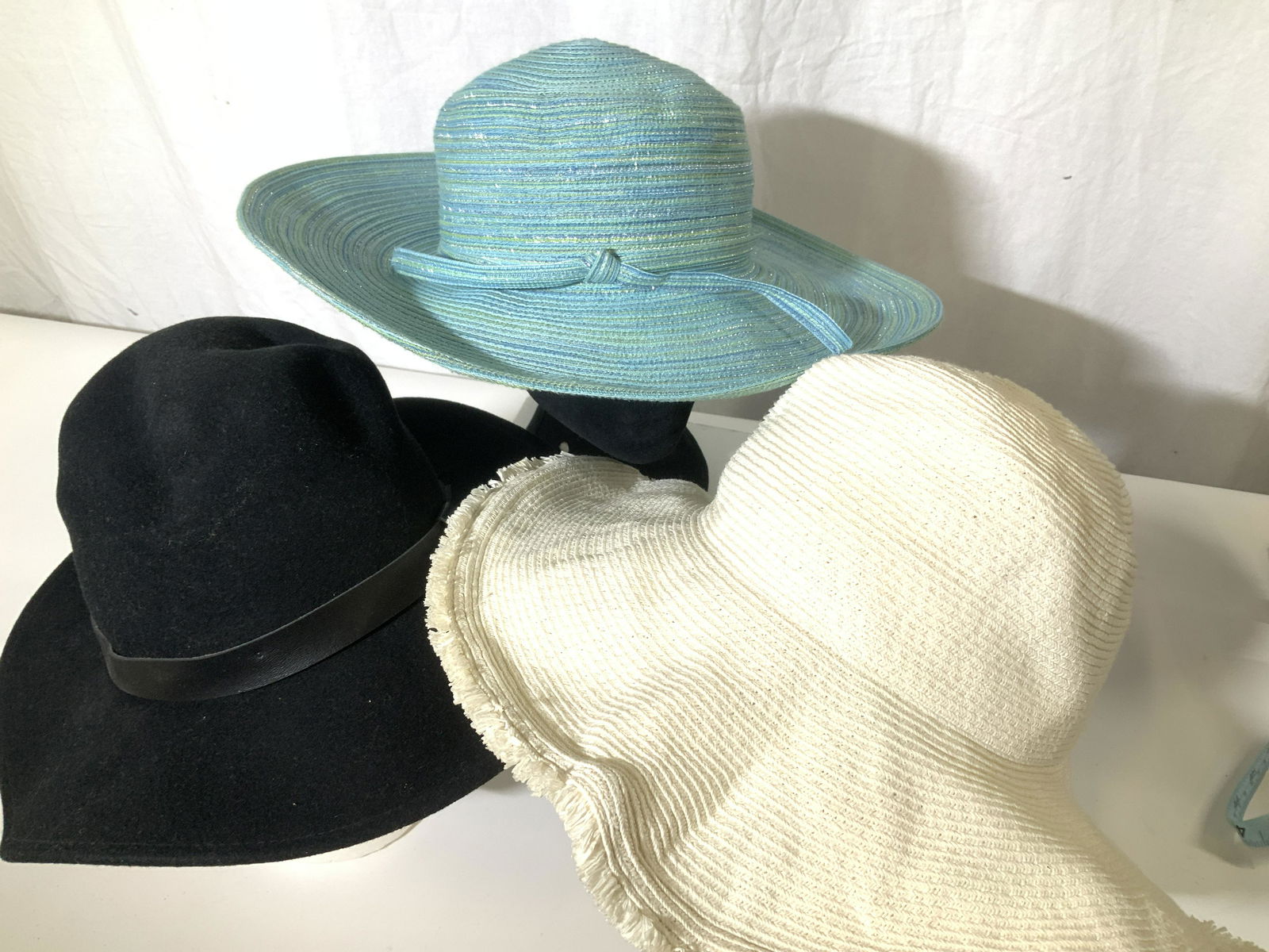 Lot 3 Straw Style Hats, SCALA, Bijoux TERNER more (1 of 7)