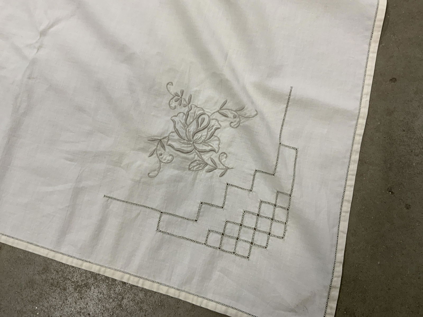 Vintage Embroidered Tablecloth (1 of 5)