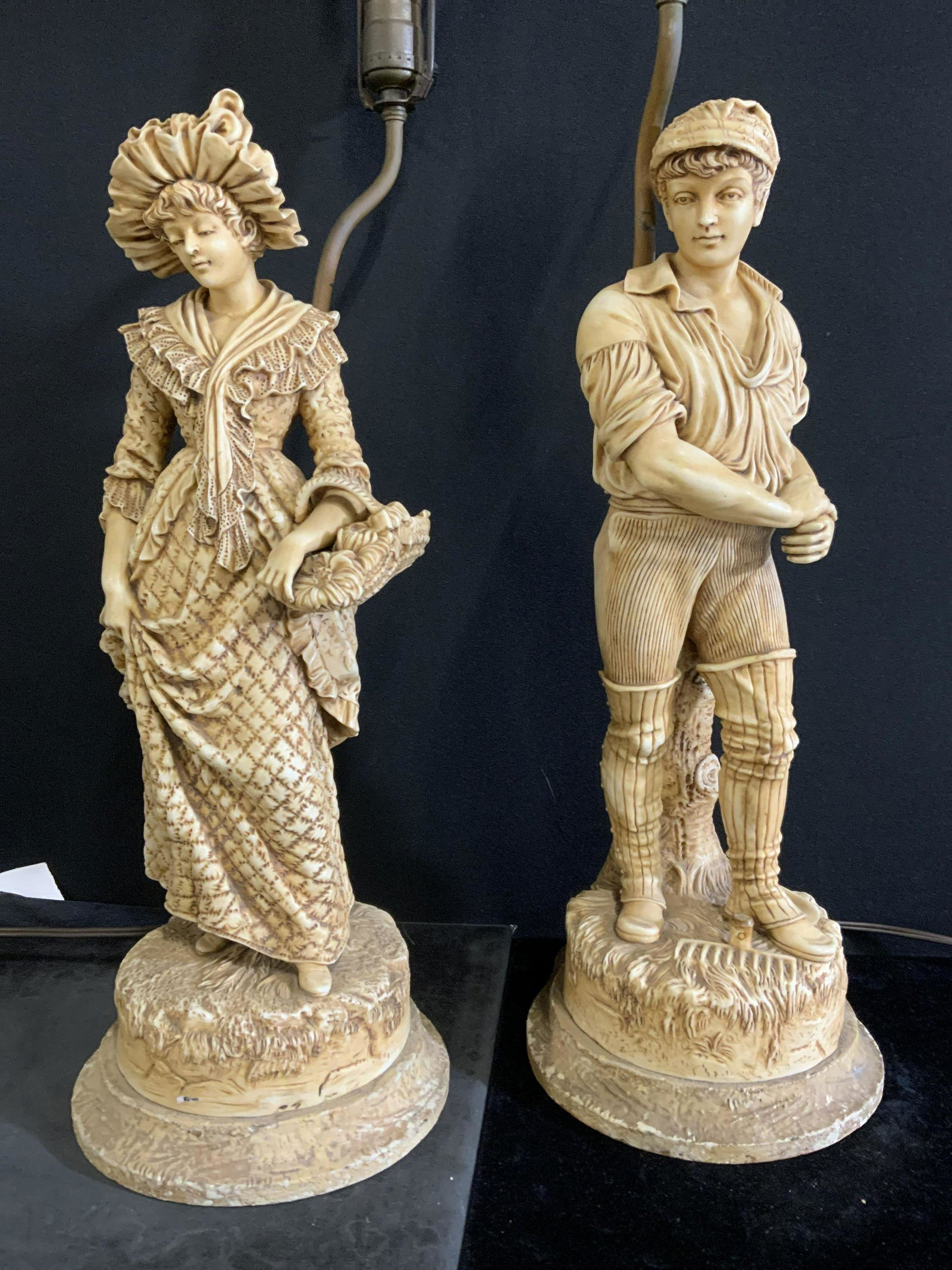 Lot 2 Vintage Ceramic Tabletop Lamps (1 of 12)