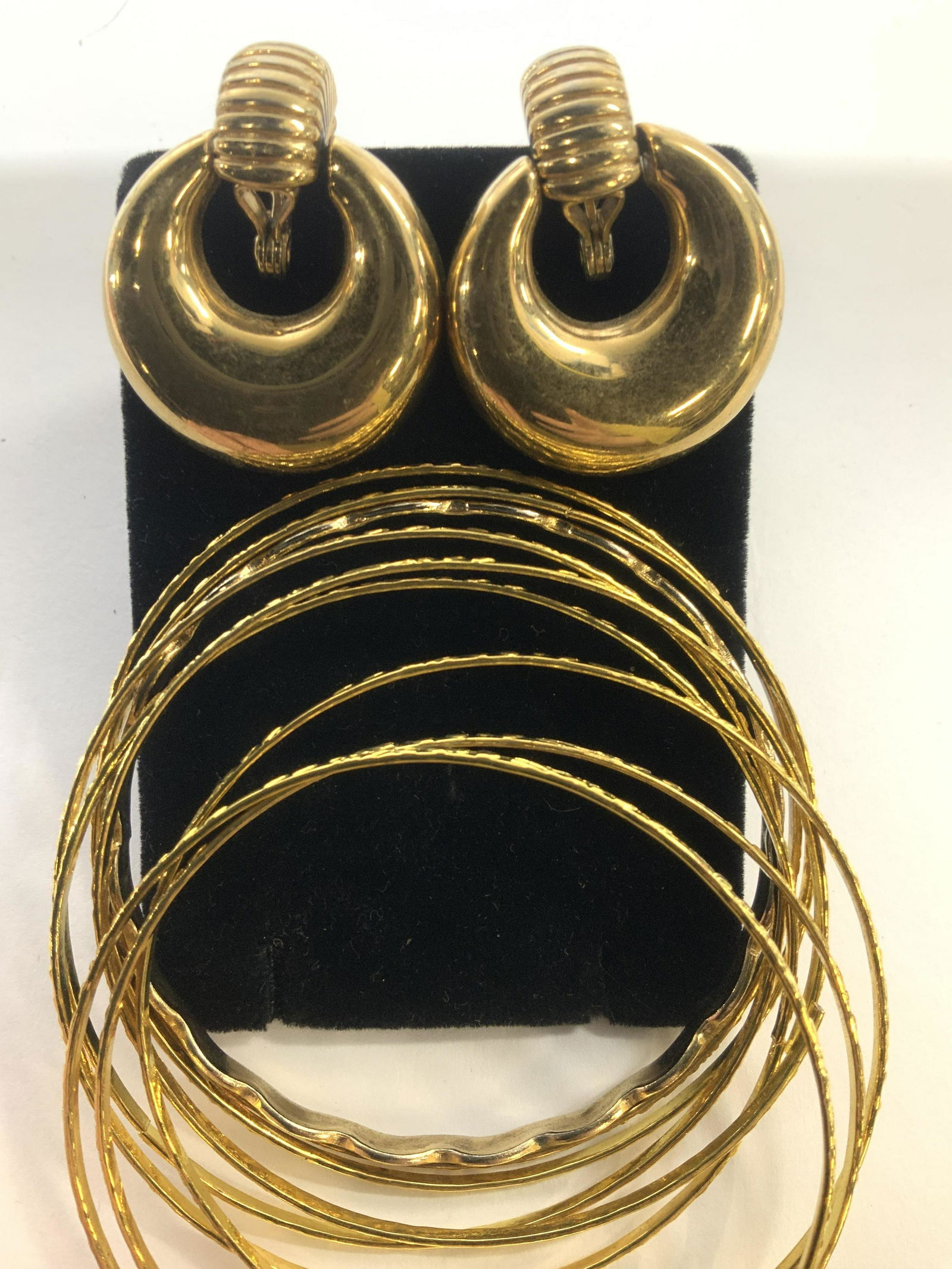 MONET Clip On Hoop Earrings, Stacking bangles (1 of 6)