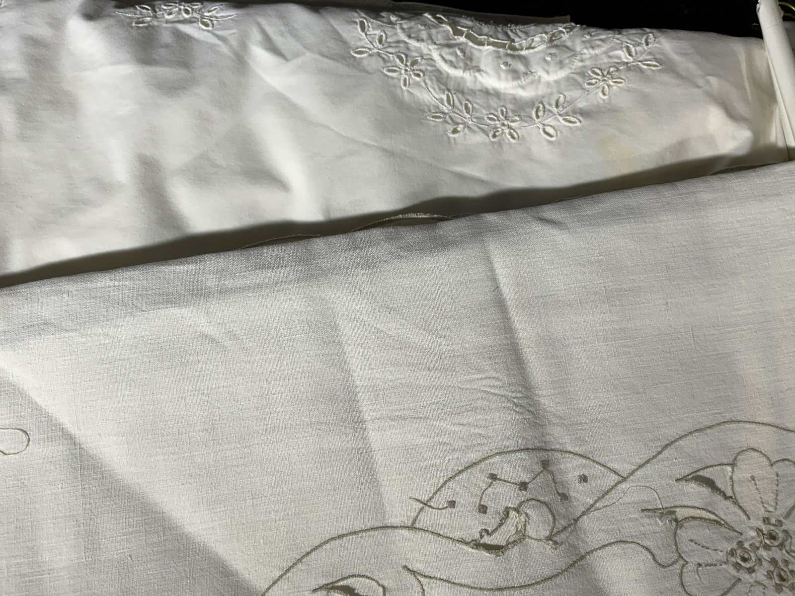 Lot 2 Linen Table Cloths (1 of 9)