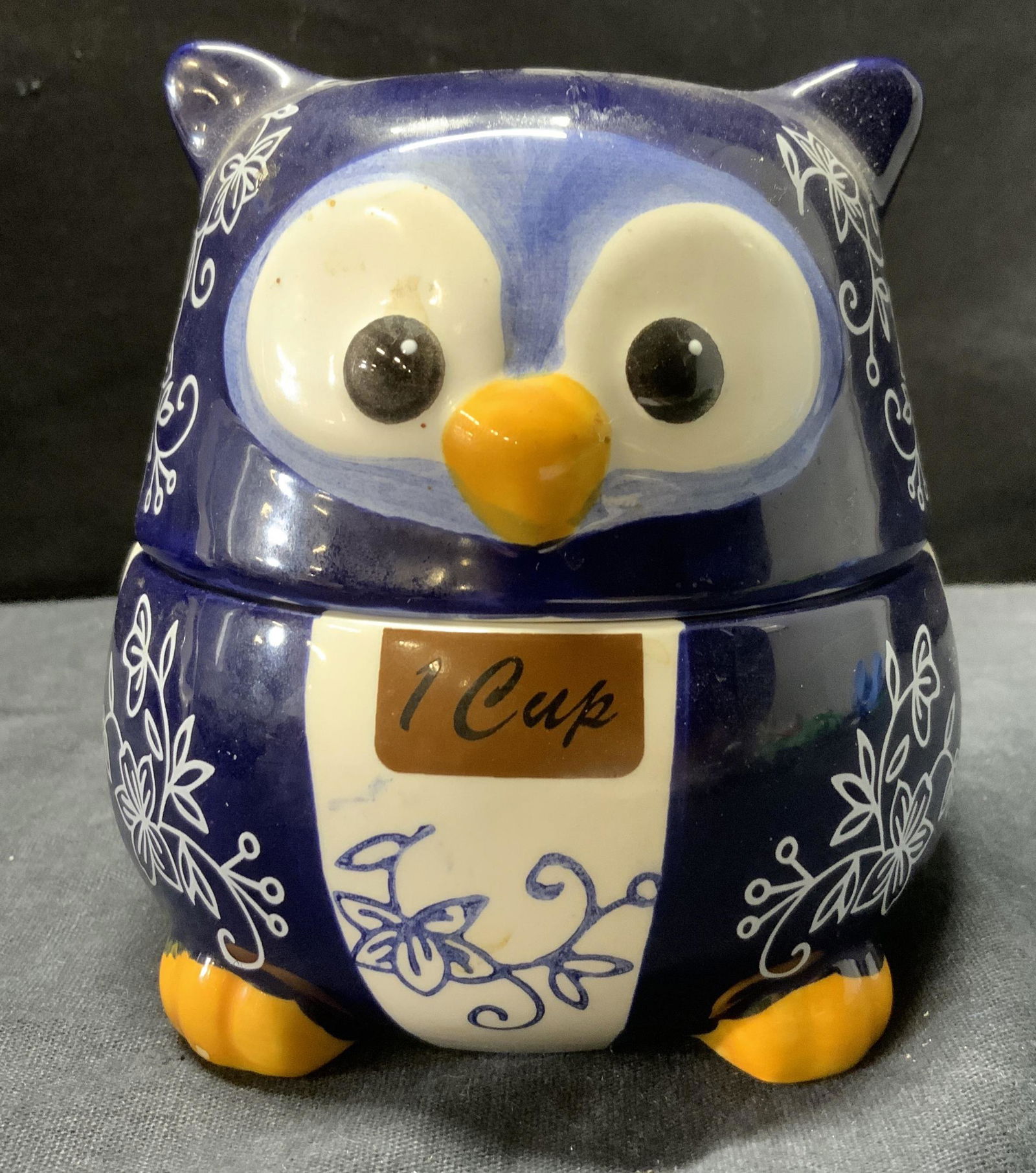 Nesting Measuring Cups Set with Owl Motif (1 of 5)