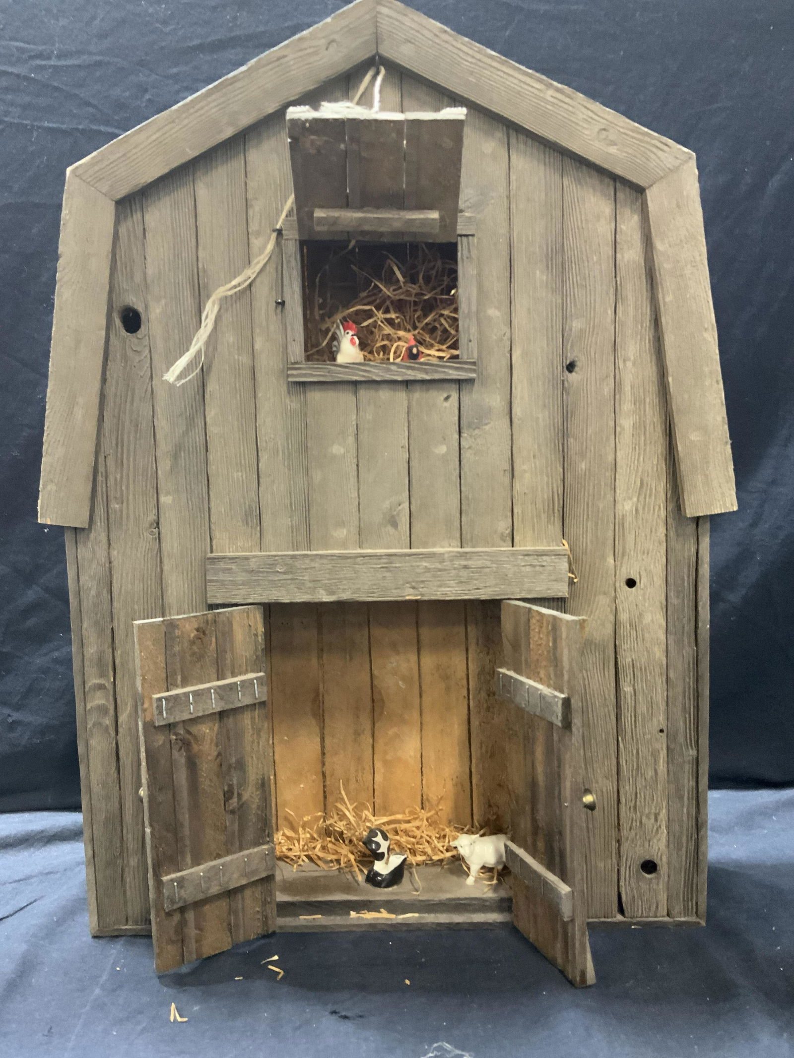 Wooden Barn w Animals Wall Hanging Sculpture (1 of 10)