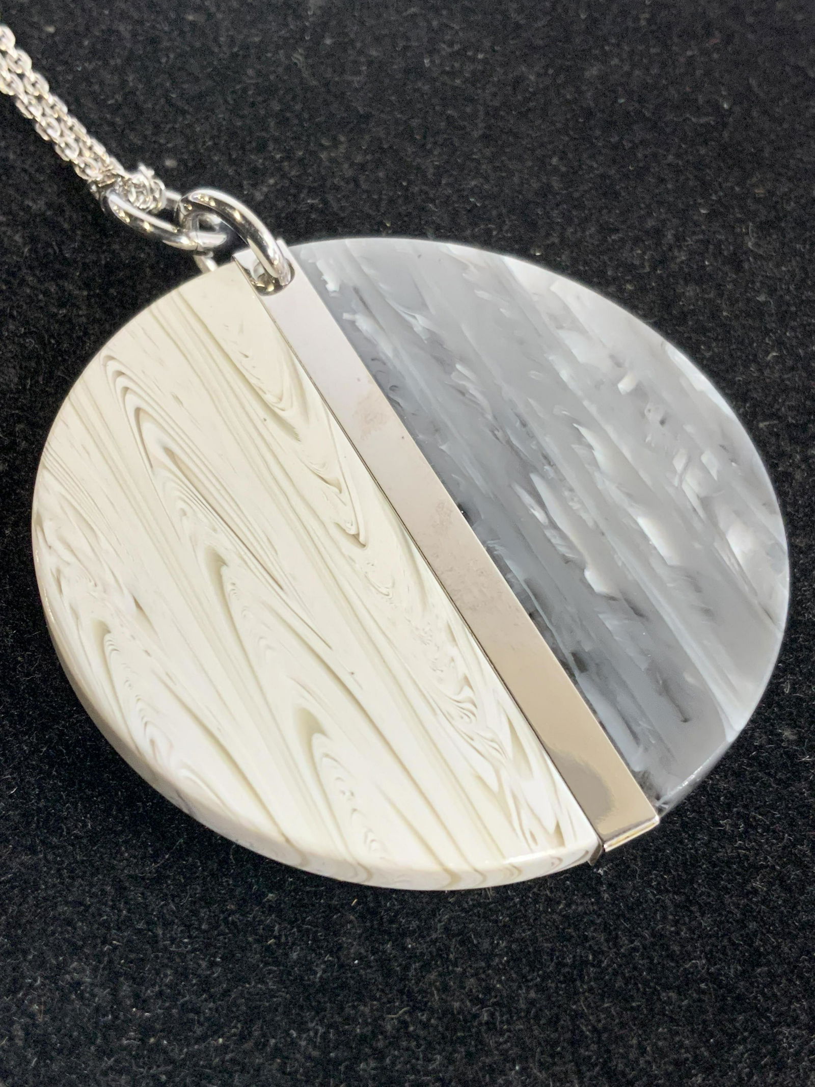 MICHEAL KORS Color Block Resin Necklace (1 of 9)