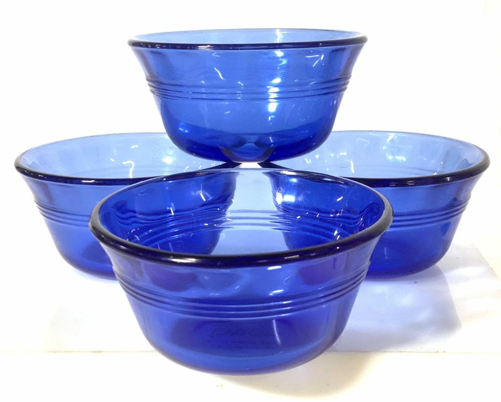 Set 4 PYREX Cobalt Blue Glass Bowls (1 of 5)
