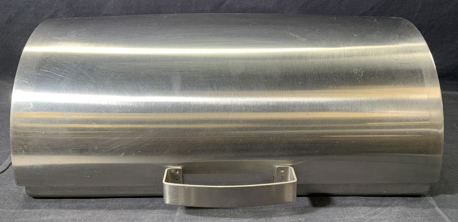 Vintage White Metal Bread Box (1 of 9)