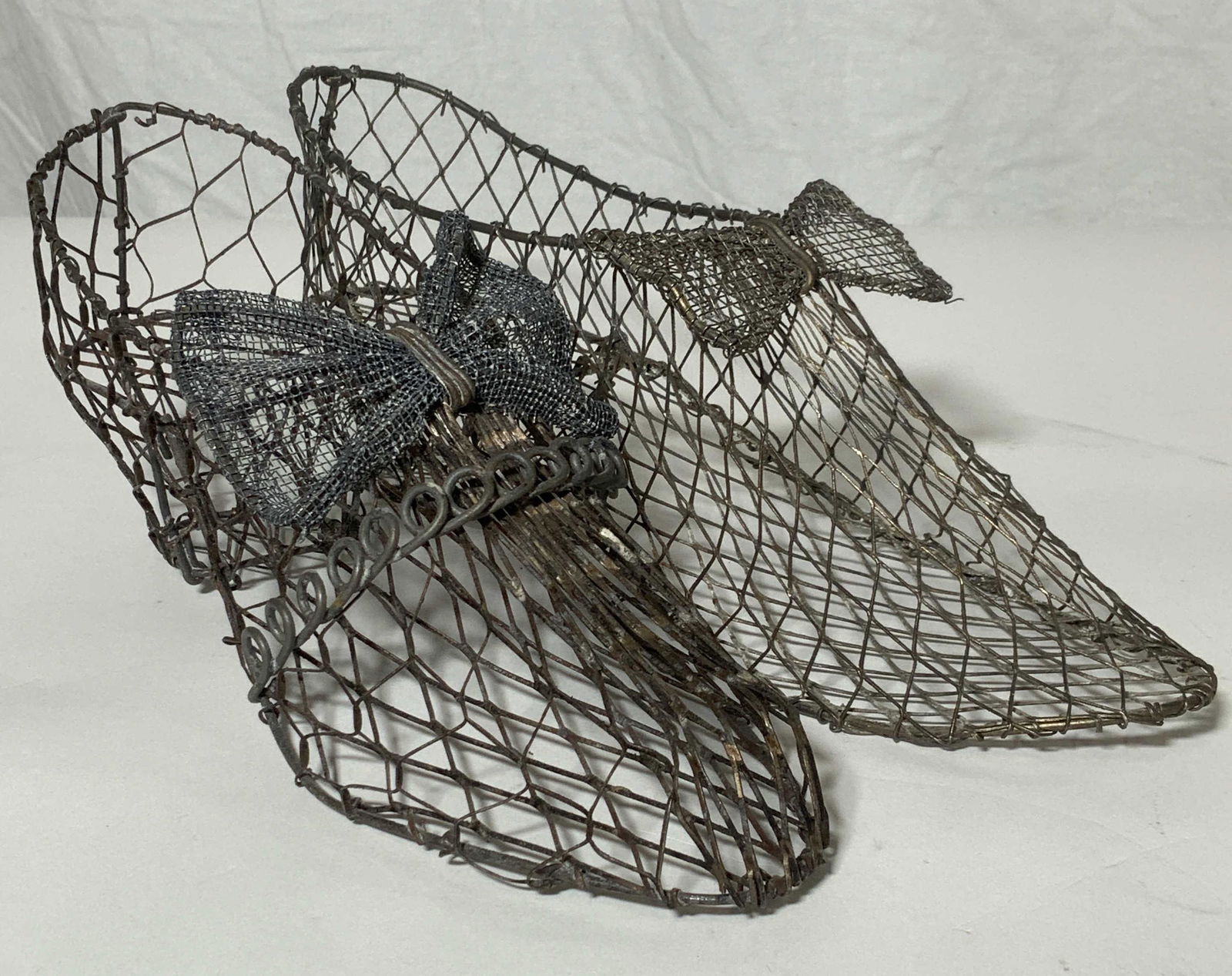 Pair Metal Wire Retro Heals Home Accents (1 of 5)