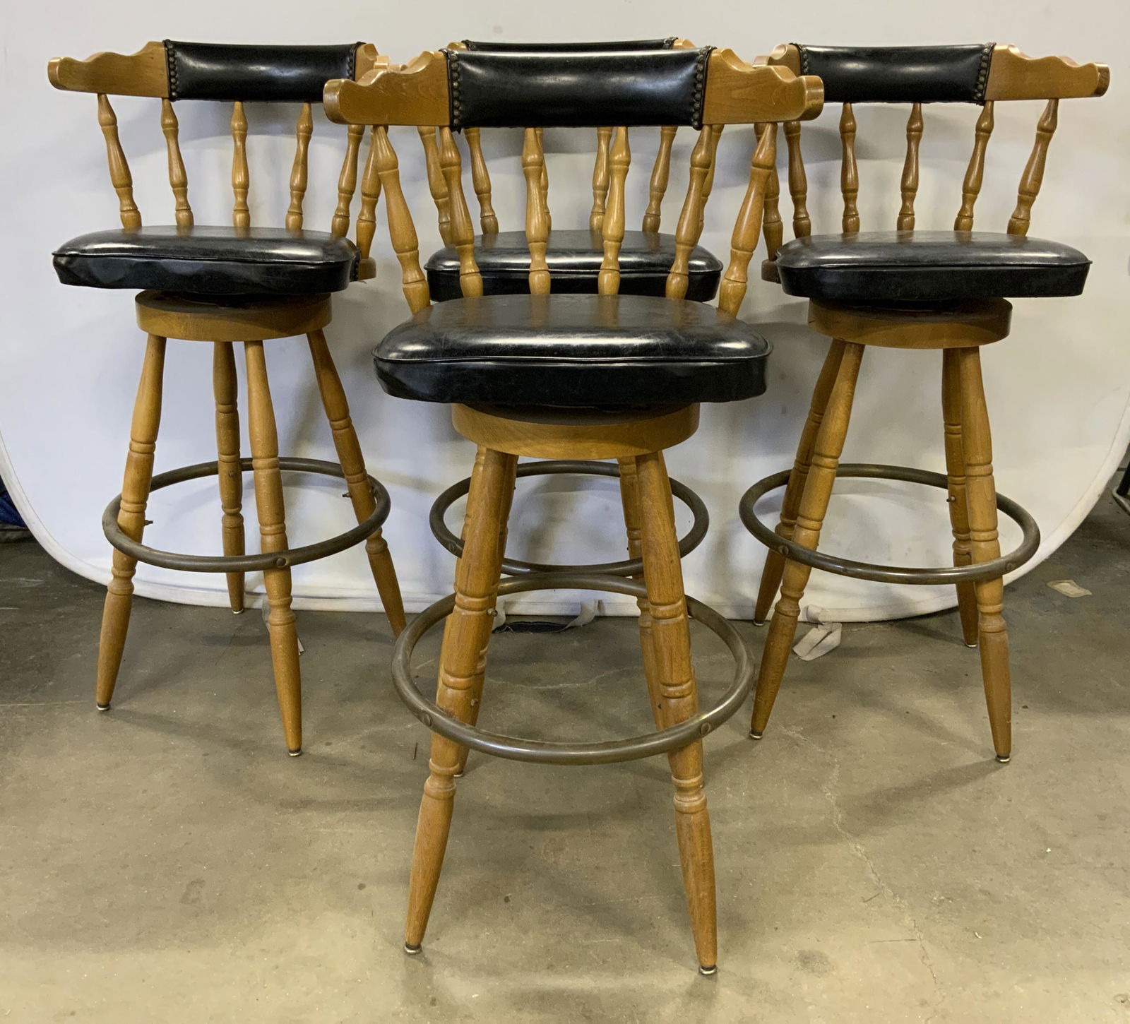Lot 4 GAR PRODUCTS Swivel Barstools (1 of 9)