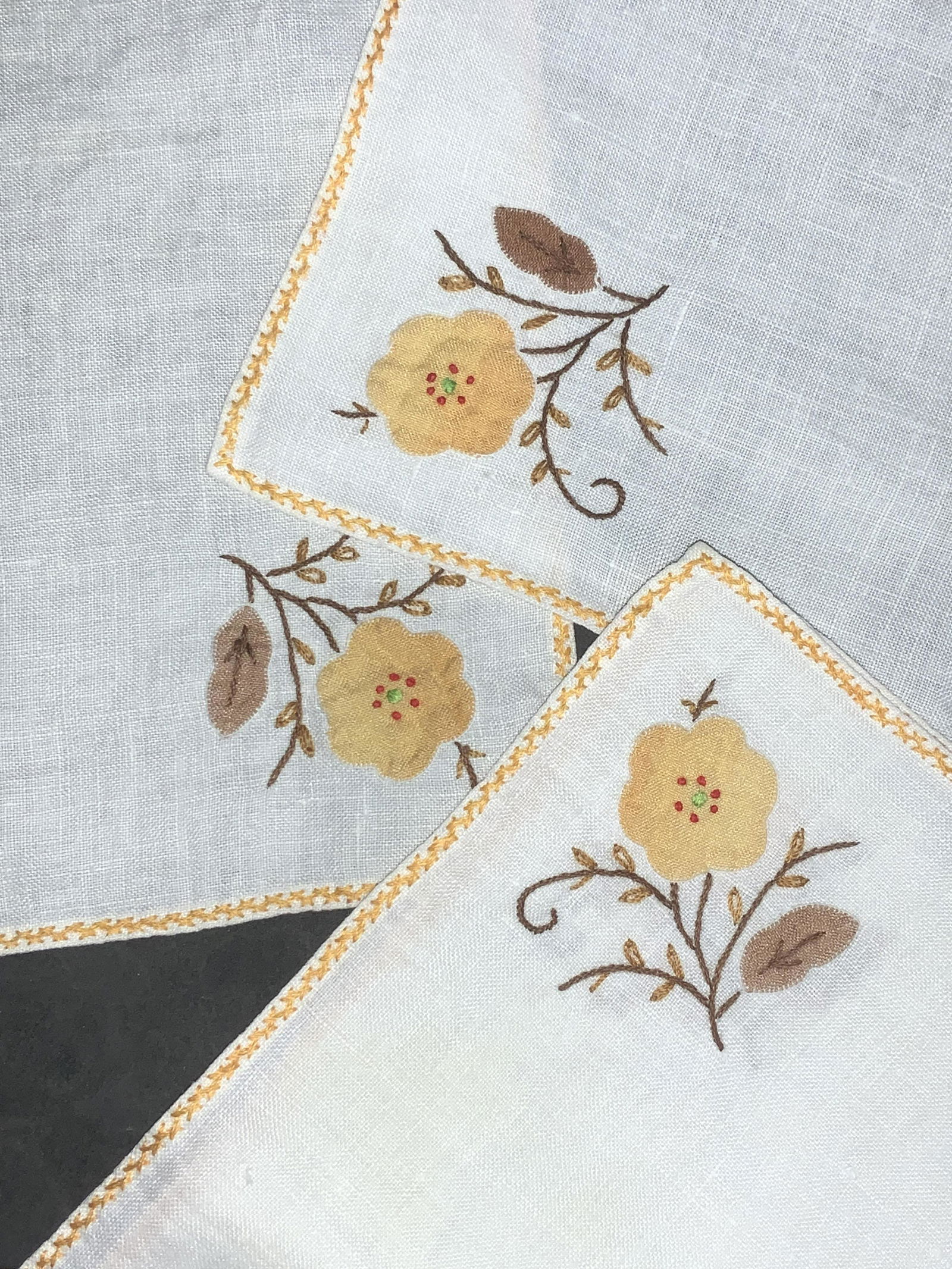 Set 6 Embroidered & Applique Vintage Table Linens (1 of 6)