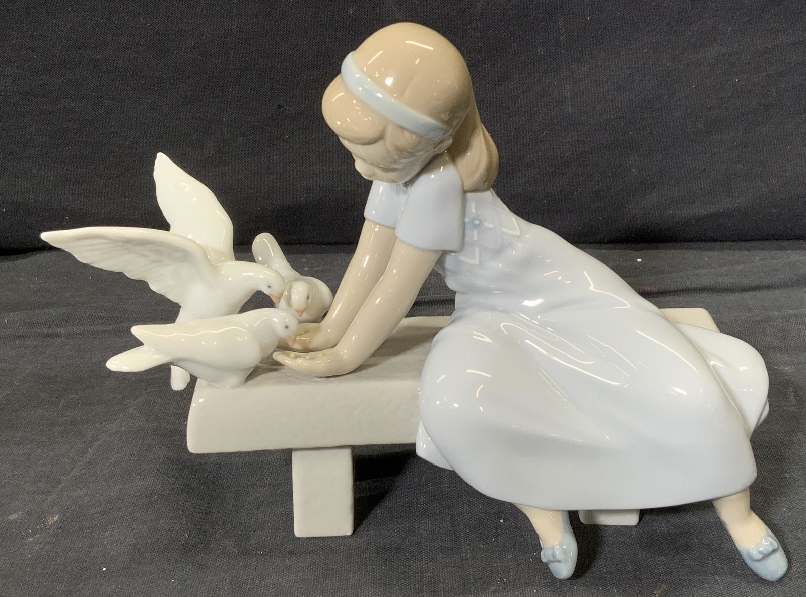 LLADRO Porcelain Girl with Doves Figurine (1 of 7)