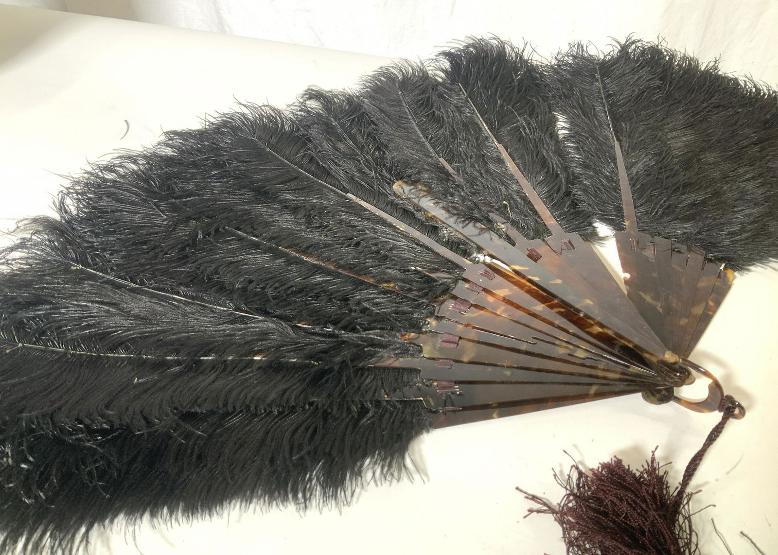 Feather Hand Held Fan (1 of 6)